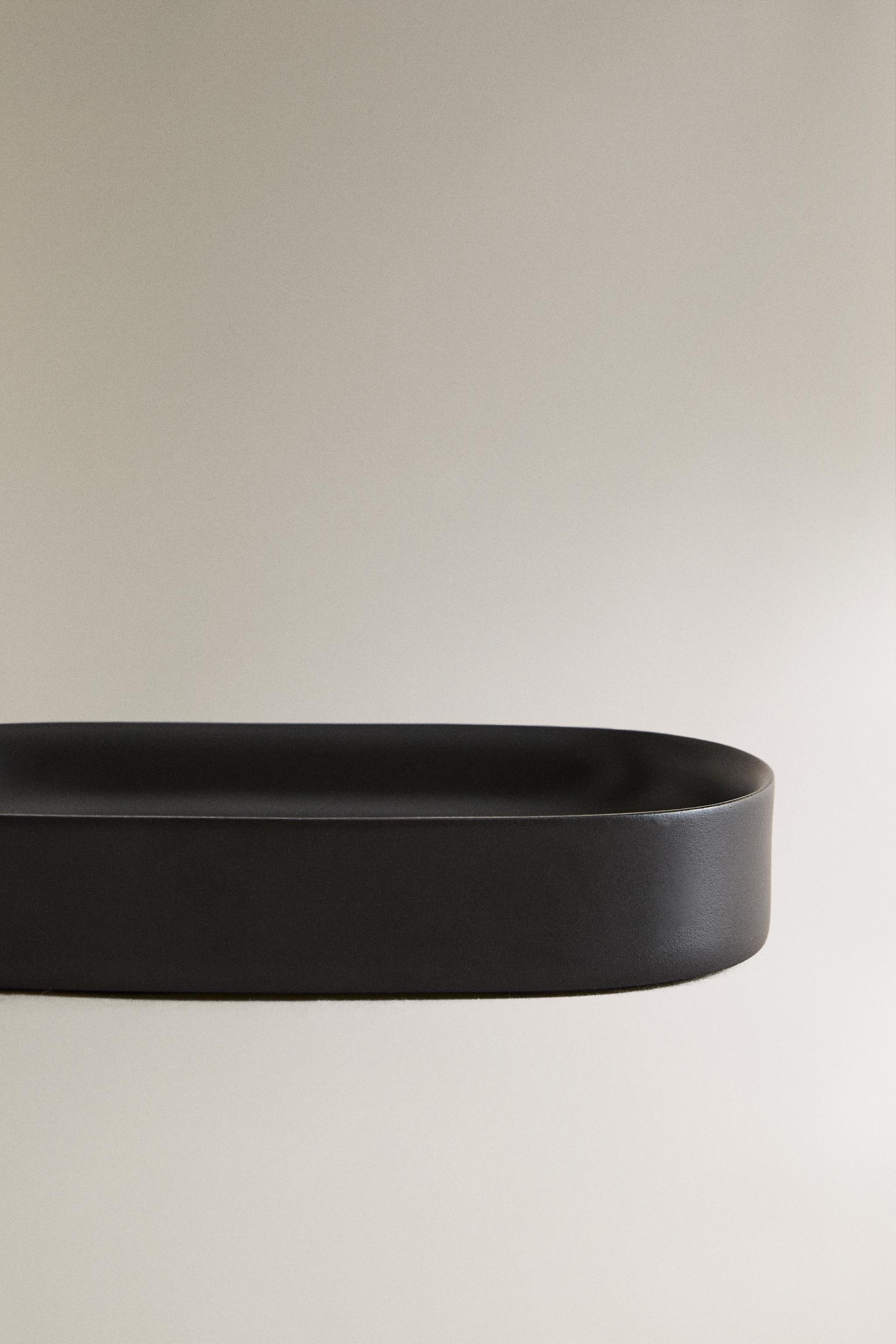 BLACK RESIN SOAP DISH