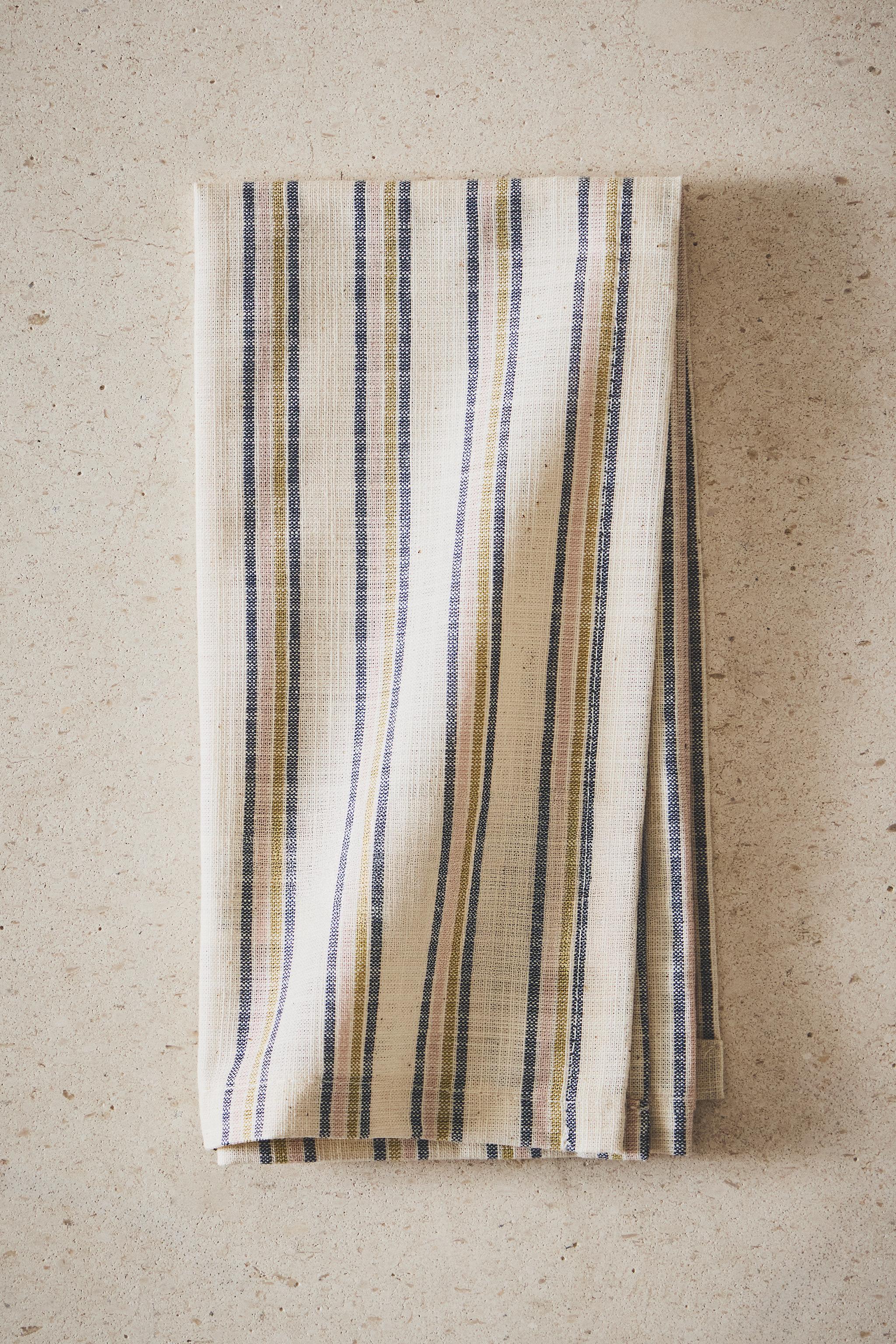 SET OF DYED THREAD STRIPED NAPKINS (SET OF 2)