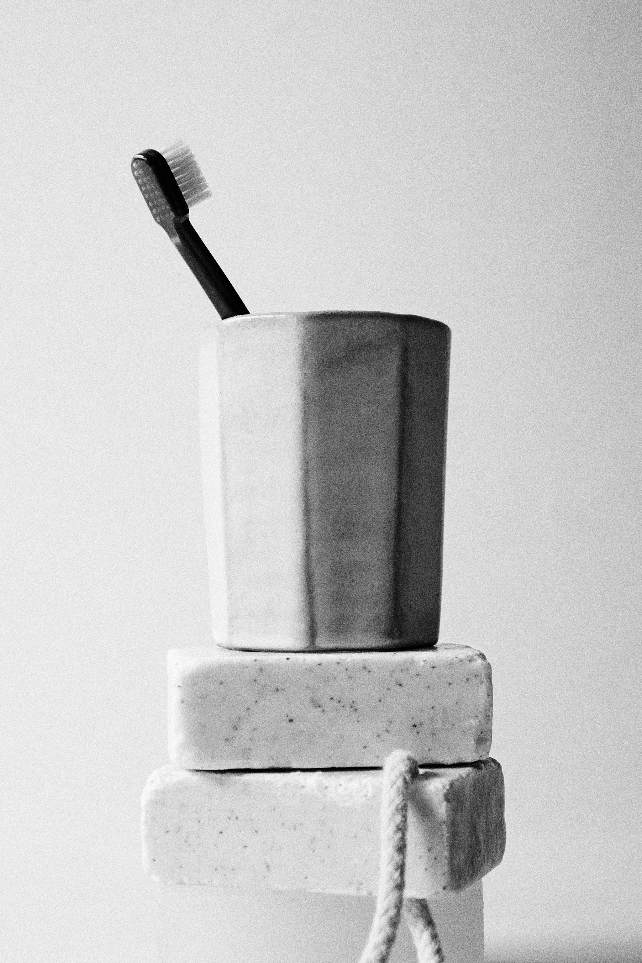 RUSTIC TOOTHBRUSH HOLDER