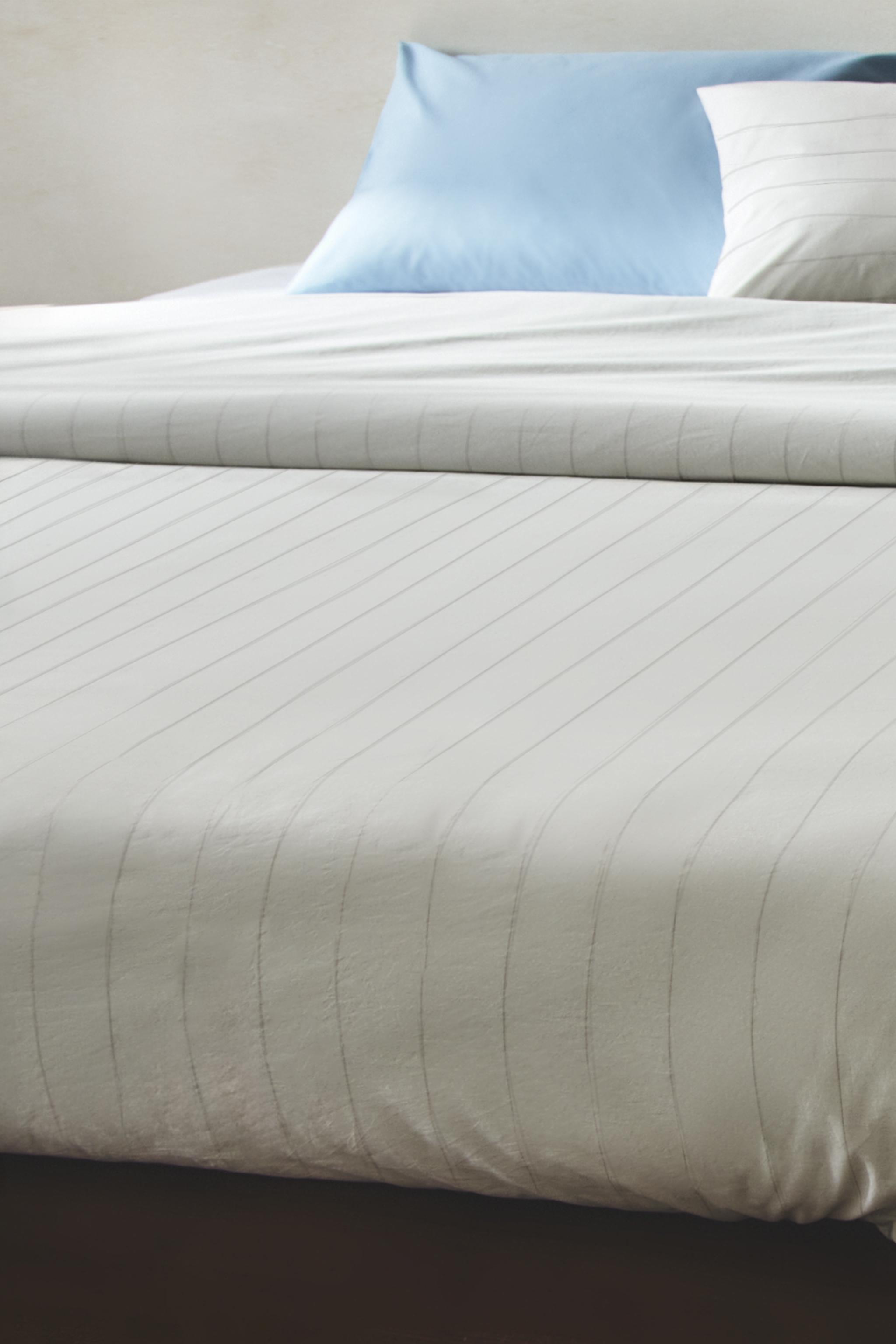 STRIPED DUVET COVER