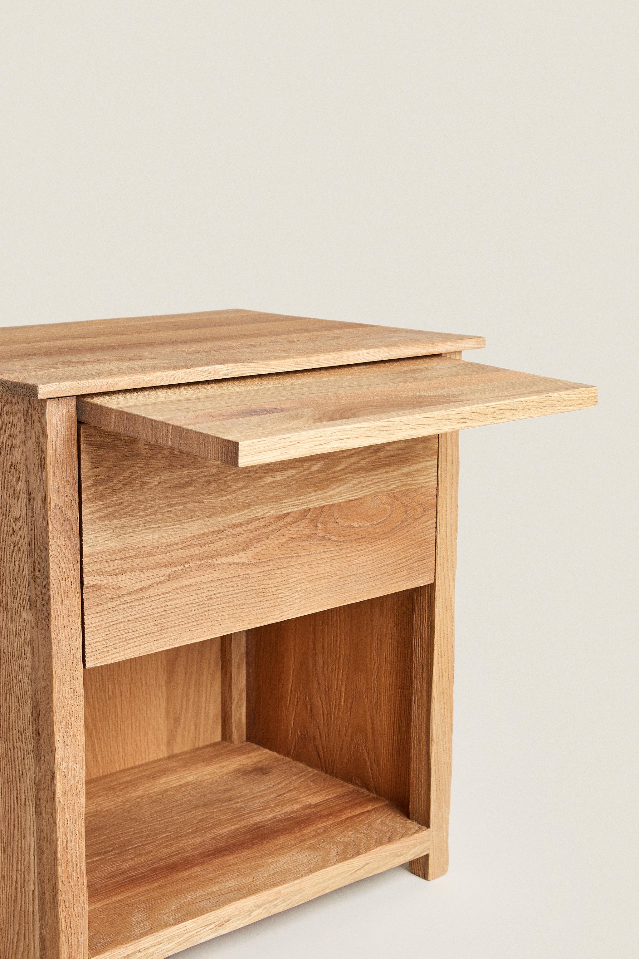 OAK NIGHTSTAND