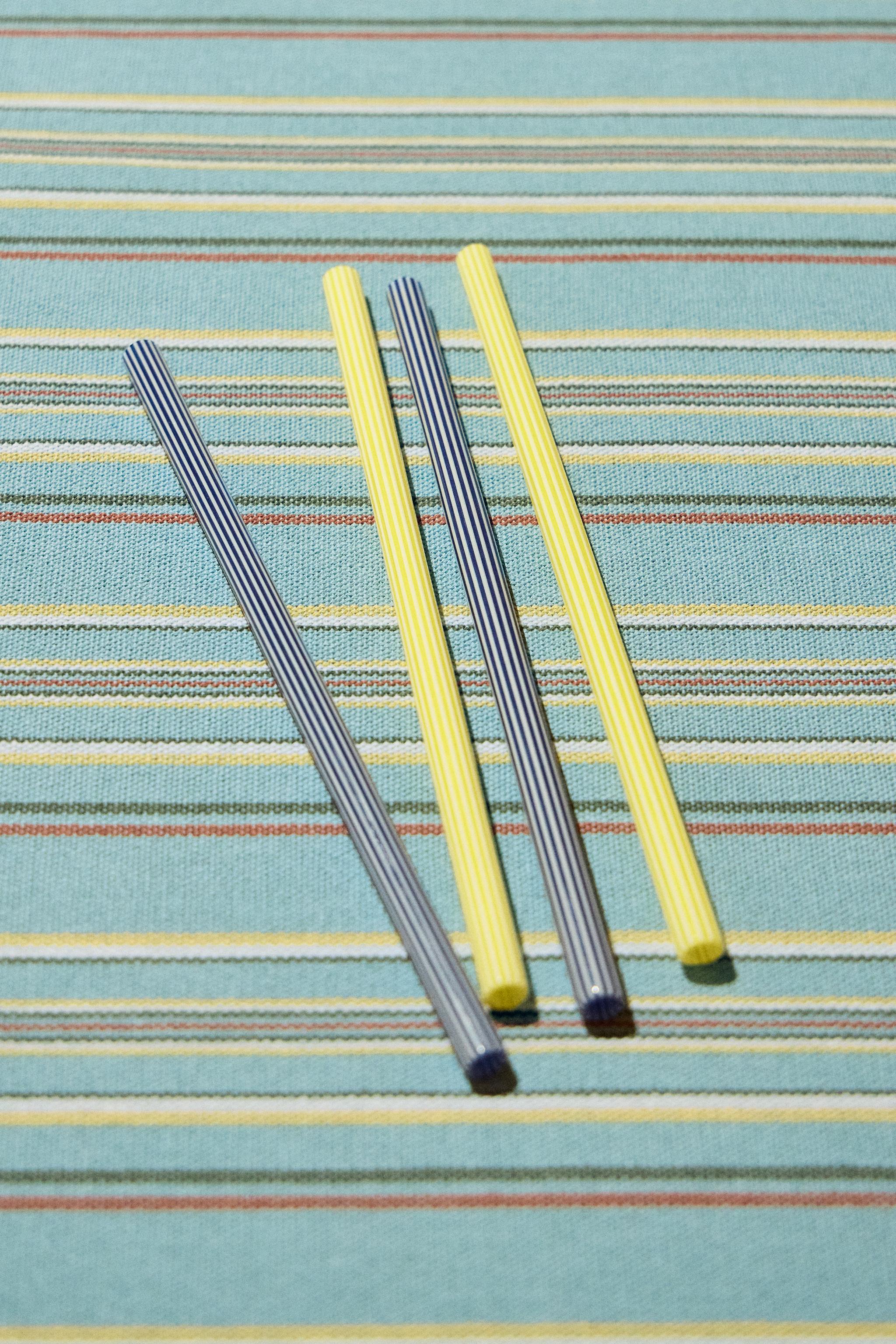 SET OF STRIPED BOROSILICATE GLASS STRAWS (SET OF 4)
