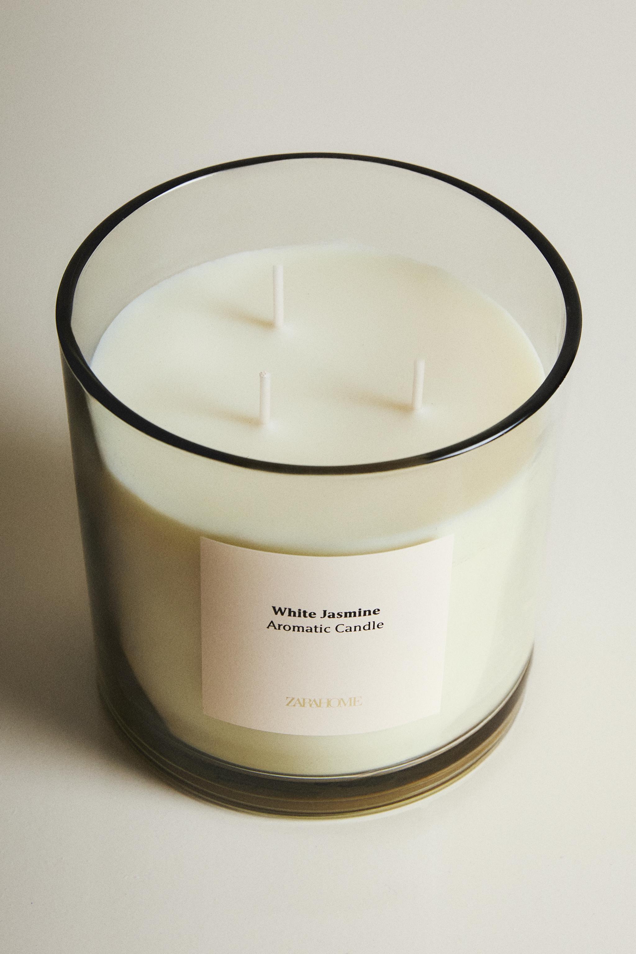 (620 G) WHITE JASMINE SCENTED CANDLE