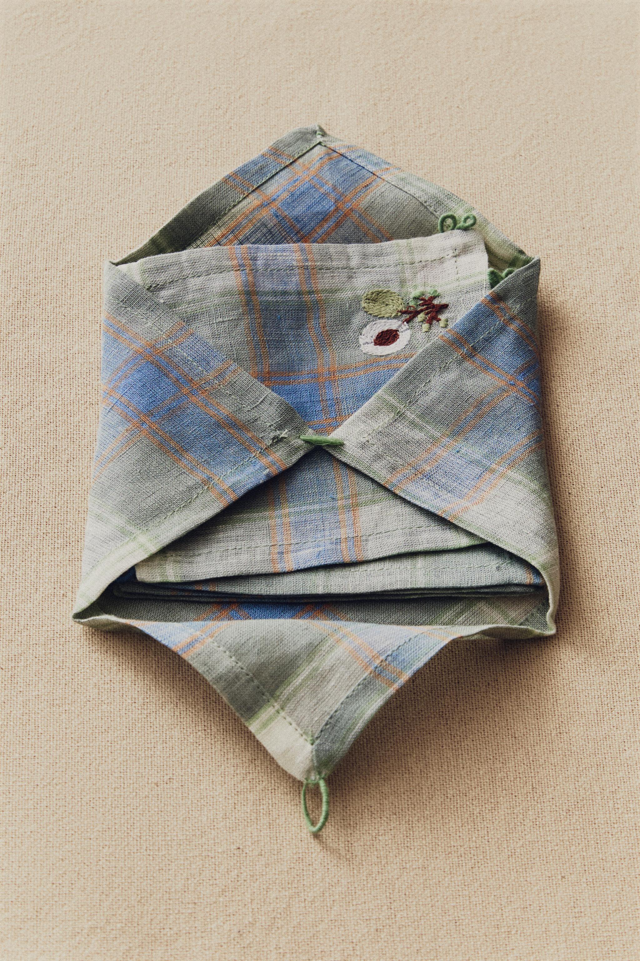 PACK OF CHECK LINEN COASTERS (PACK OF 4)