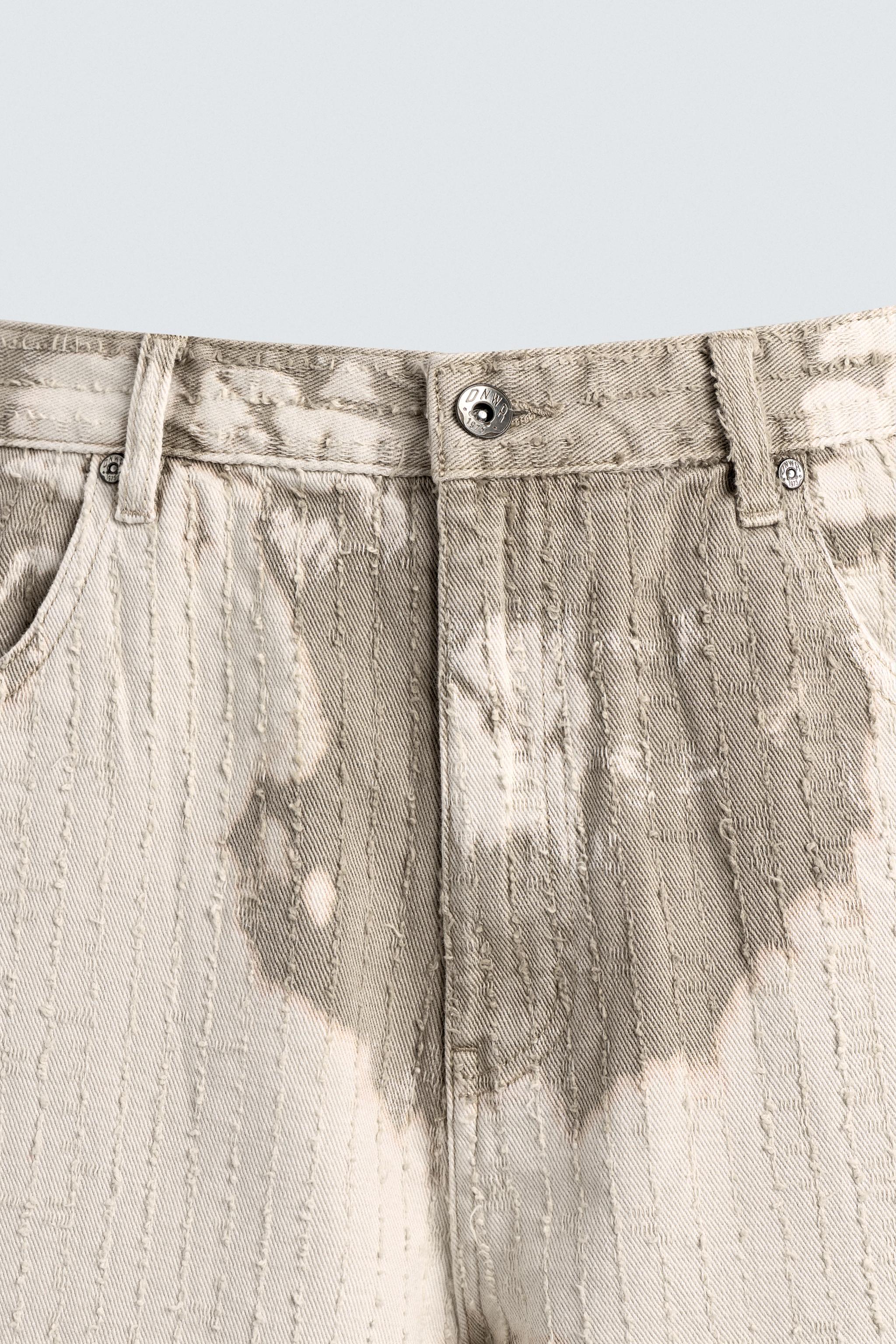 TEXTURED STRIPED SHORTS