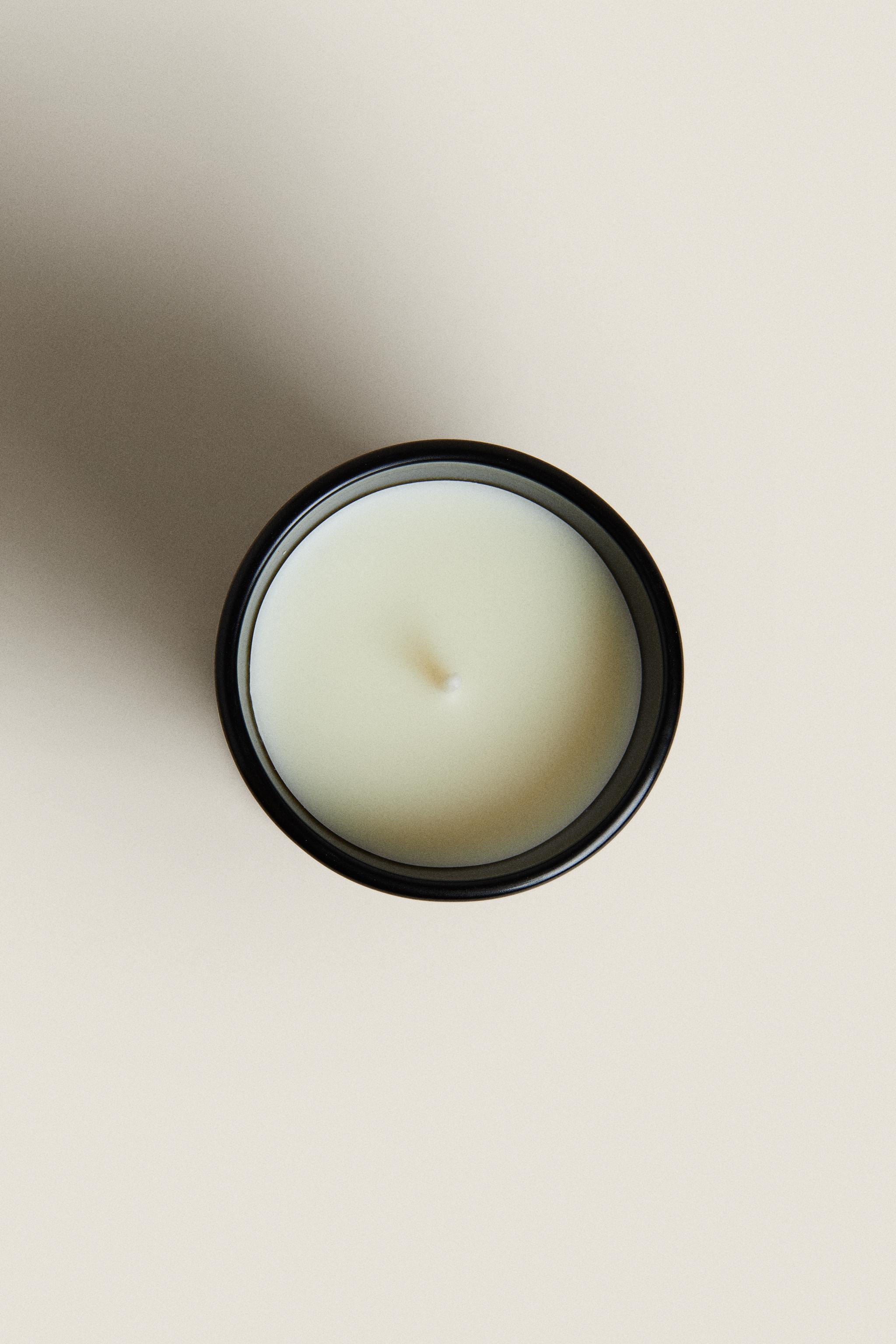 (150 G) CEDAR WOOD SCENTED CANDLE
