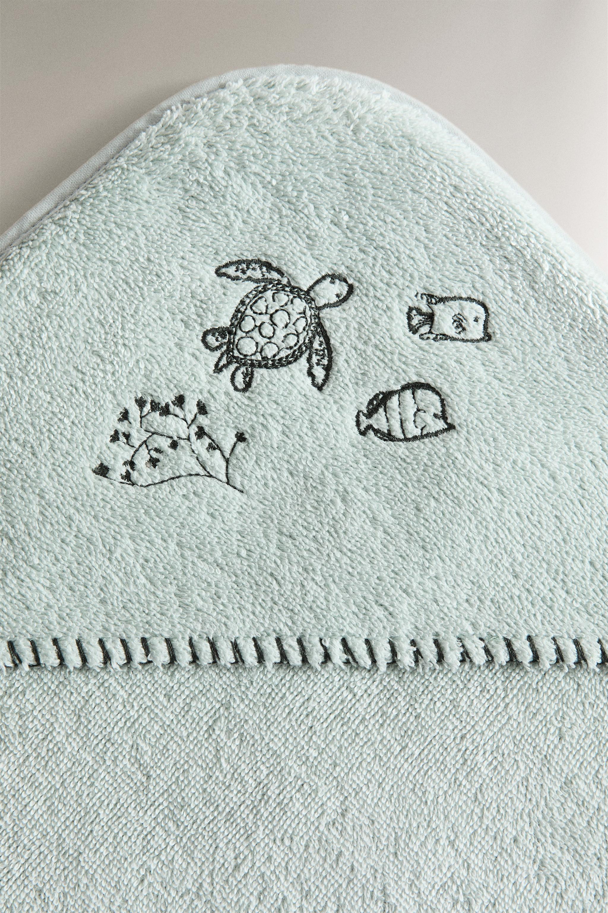 HOODED TROPICAL SEA BABY TOWEL