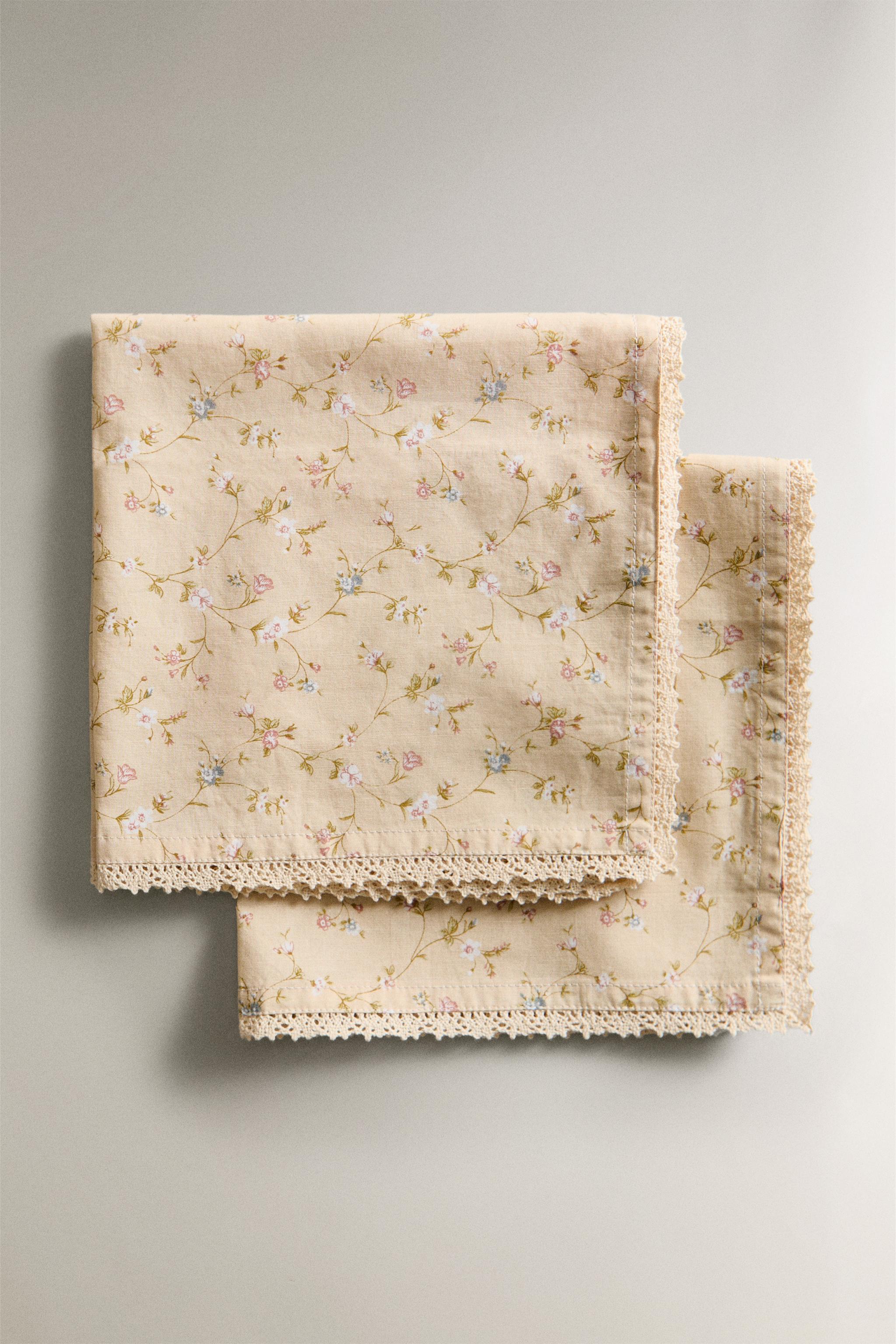 SET OF FLORAL COTTON NAPKINS (SET OF 2)