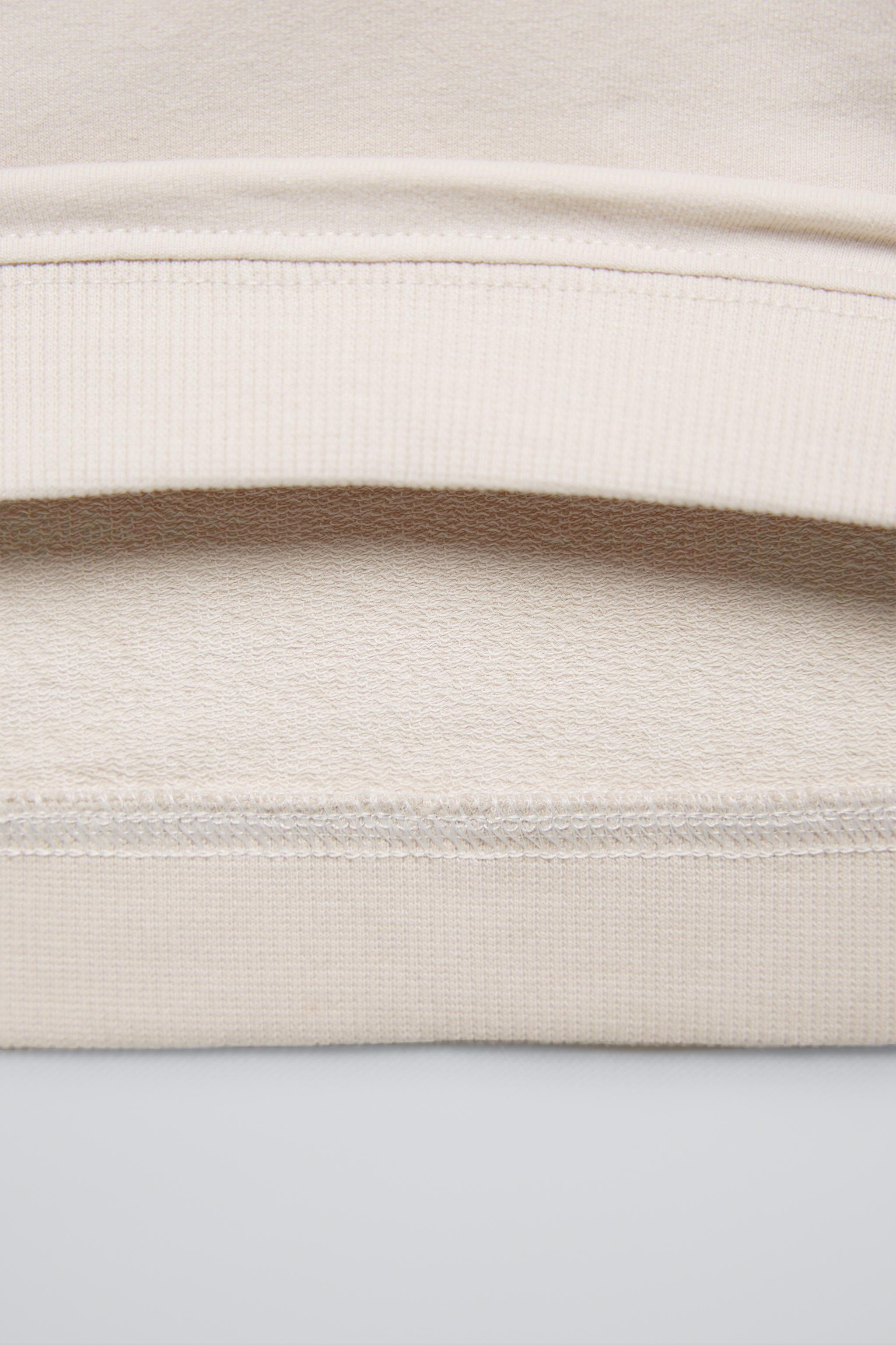 SWEATSHIRT AND JOGGER PANTS SET