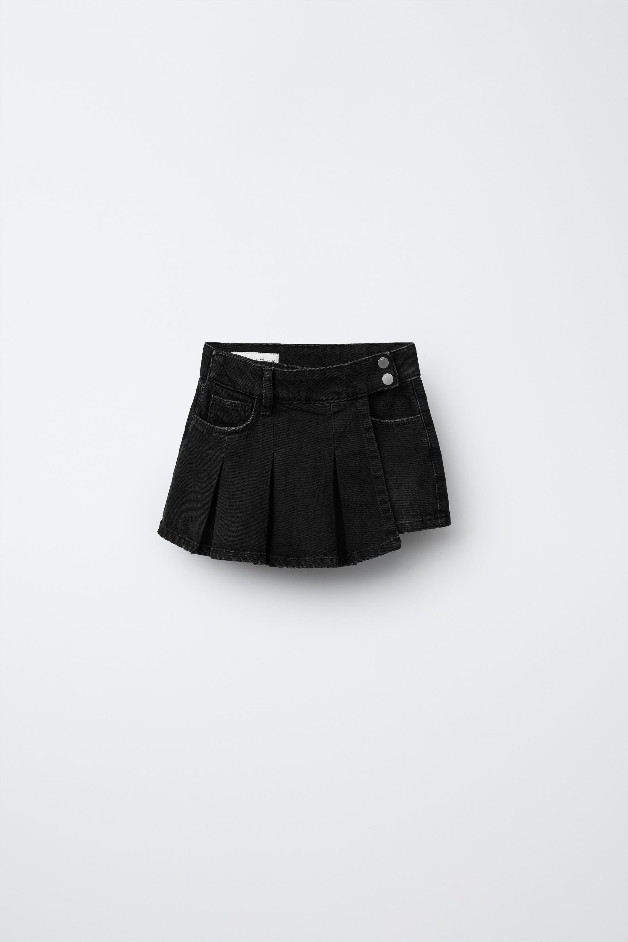 PLEATED DENIM SKORT