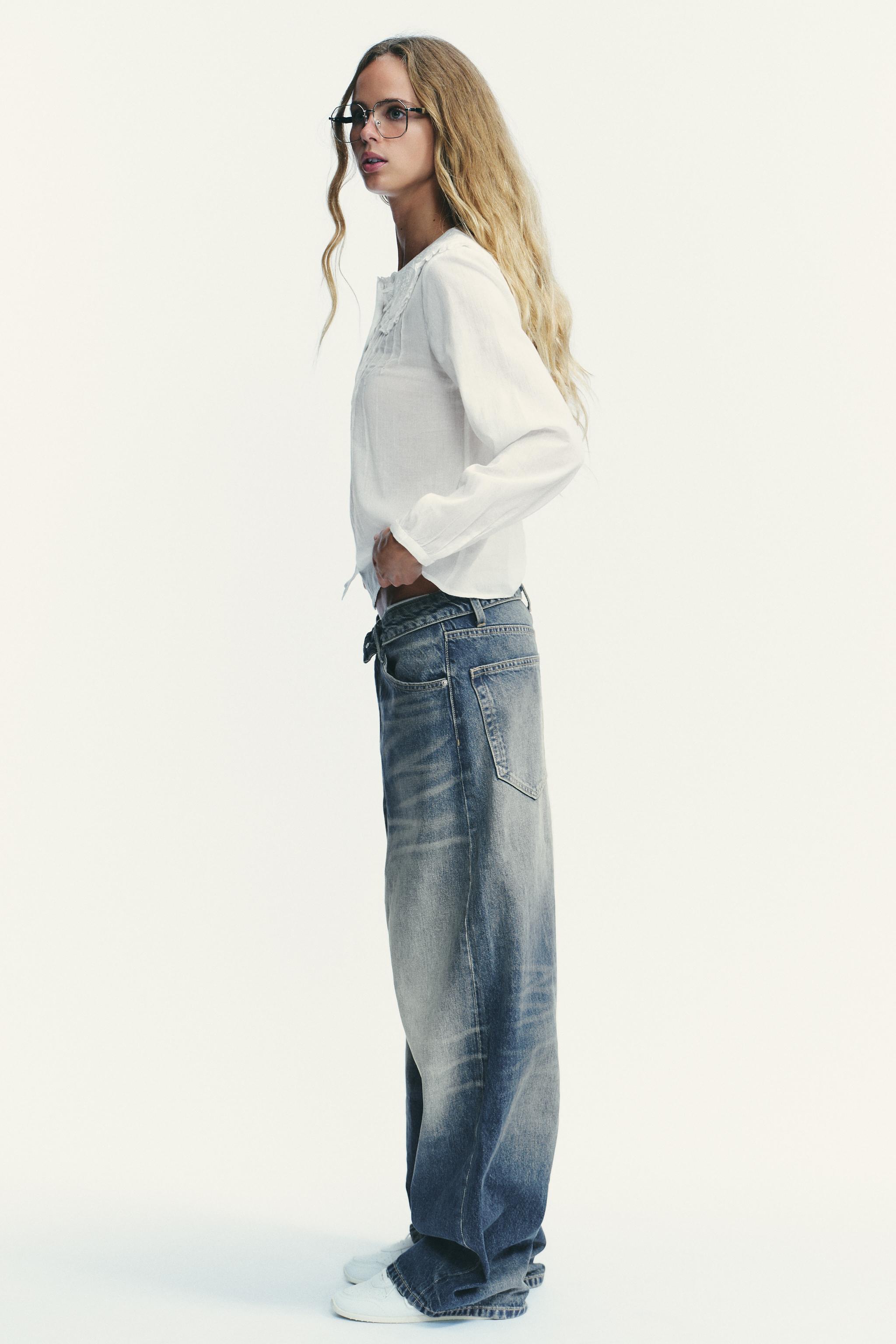 EMBROIDERED PETER PAN COLLAR SHIRT