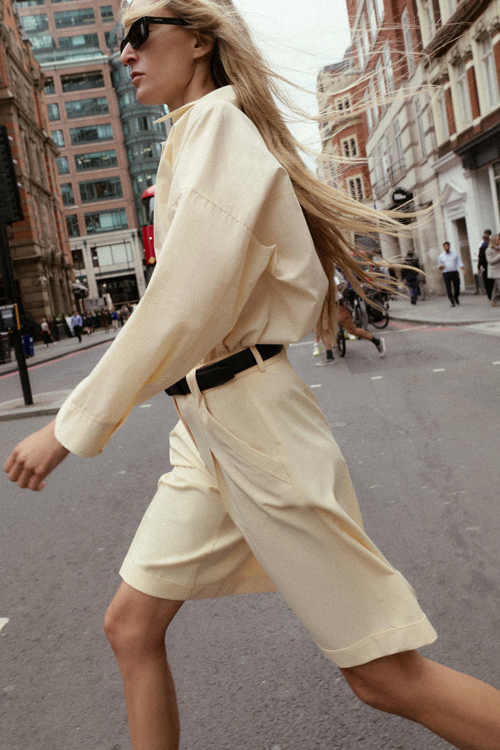 BELTED PLEATED SHORTS