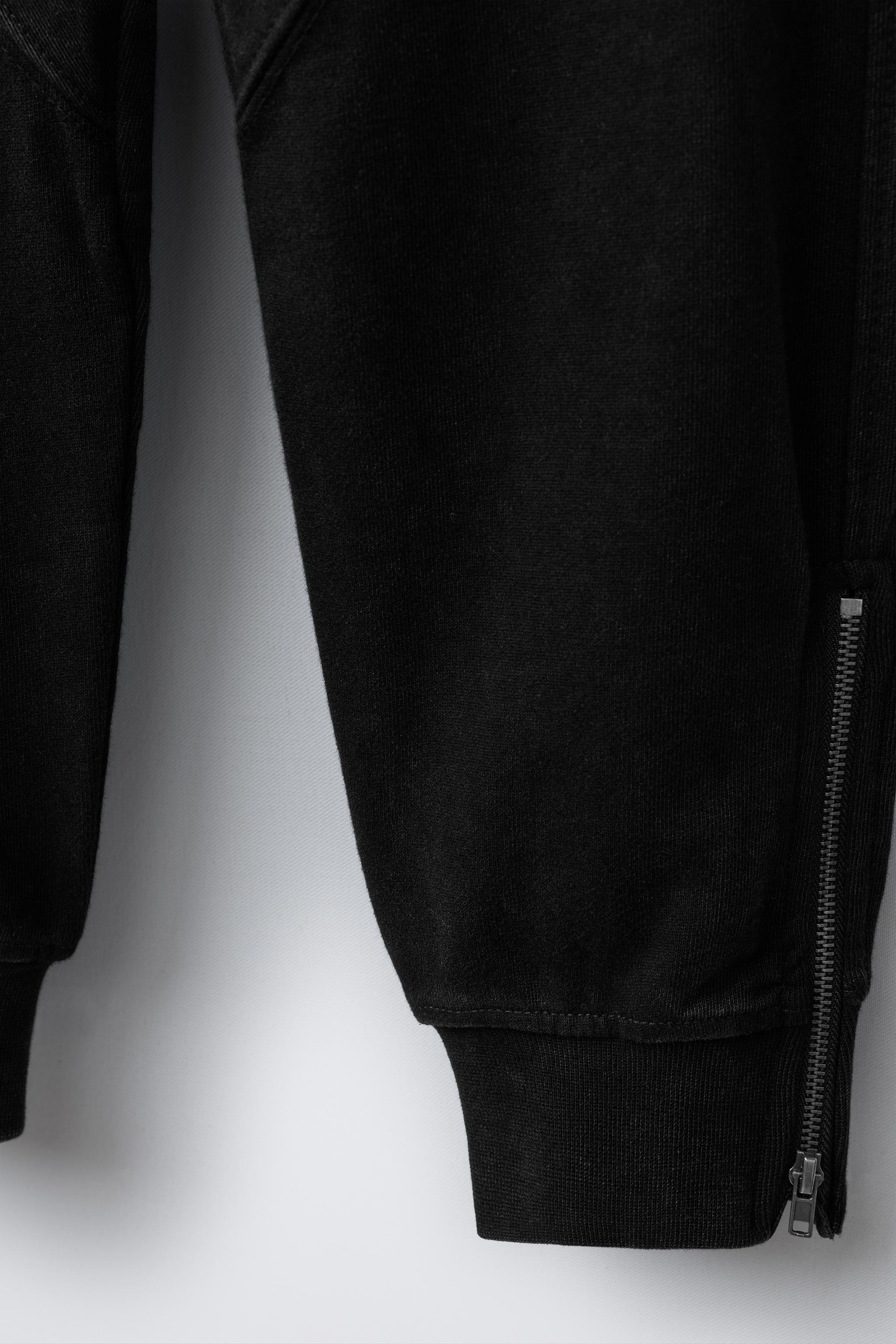 JOGGER PANTS WITH ZIPPERS