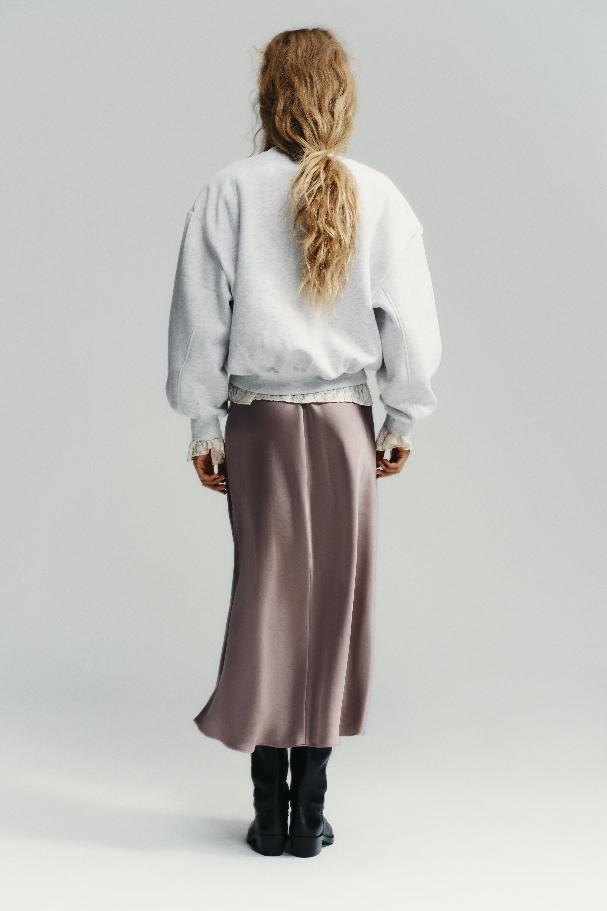 BASIC PLUSH SWEATSHIRT