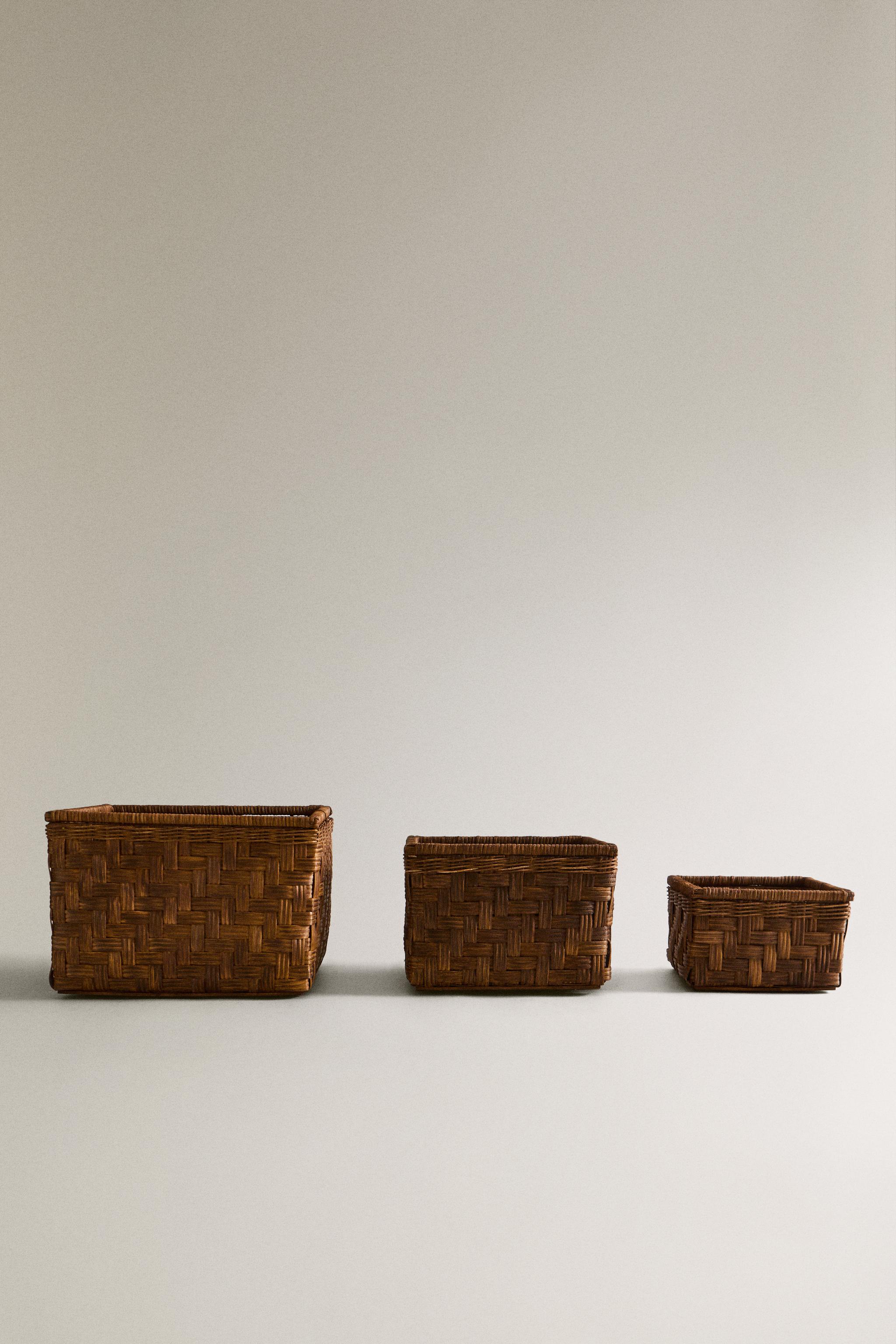 SQUARE WOODEN BASKET