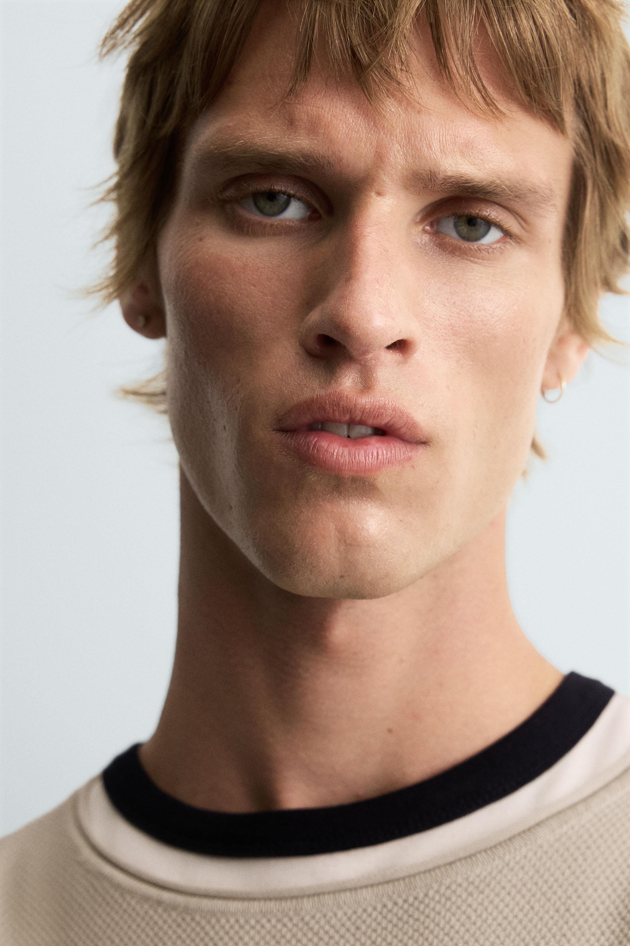 WASHED TEXTURED SWEATER