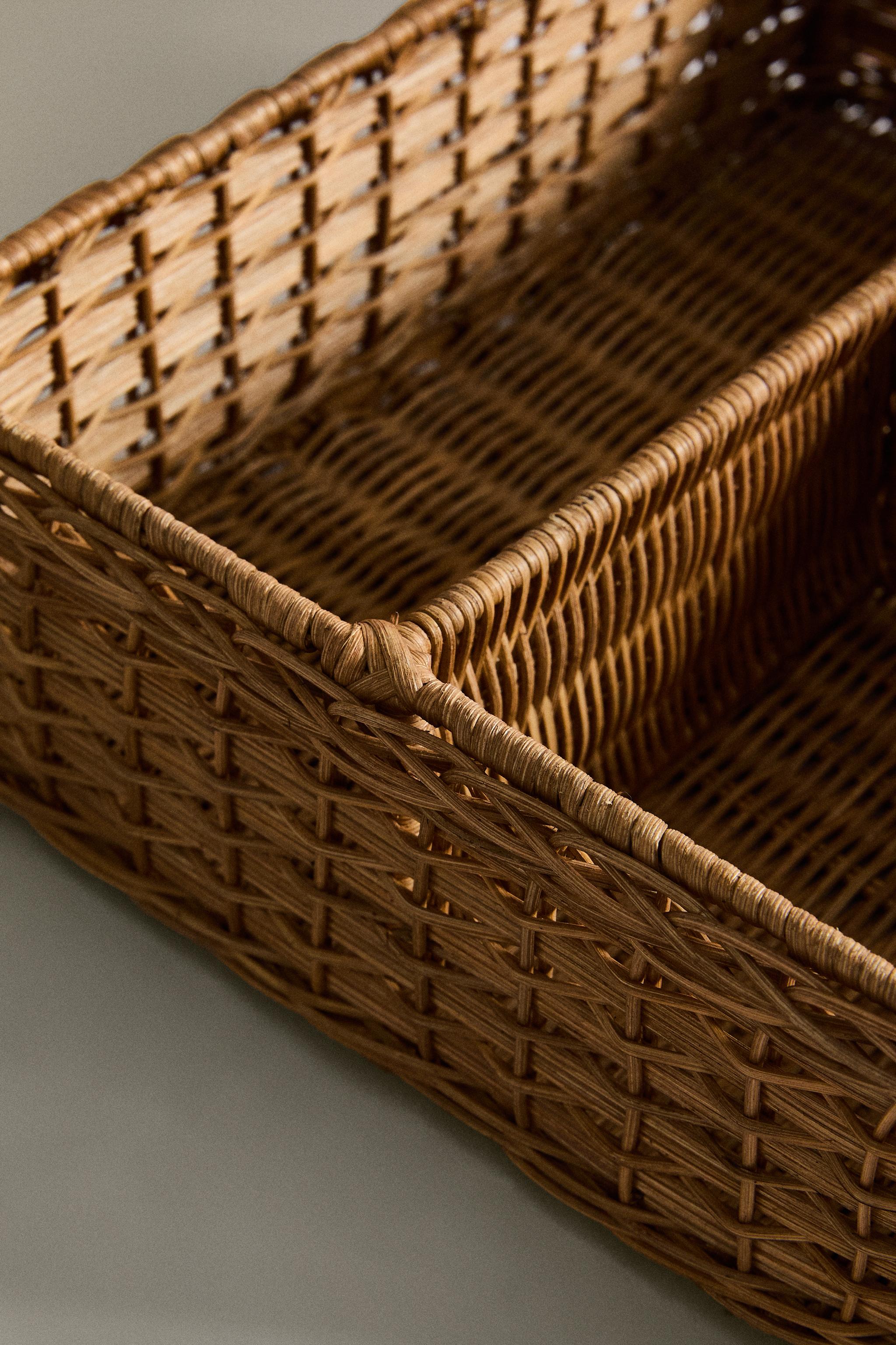 CHILDREN'S RATTAN ORGANIZER BASKET
