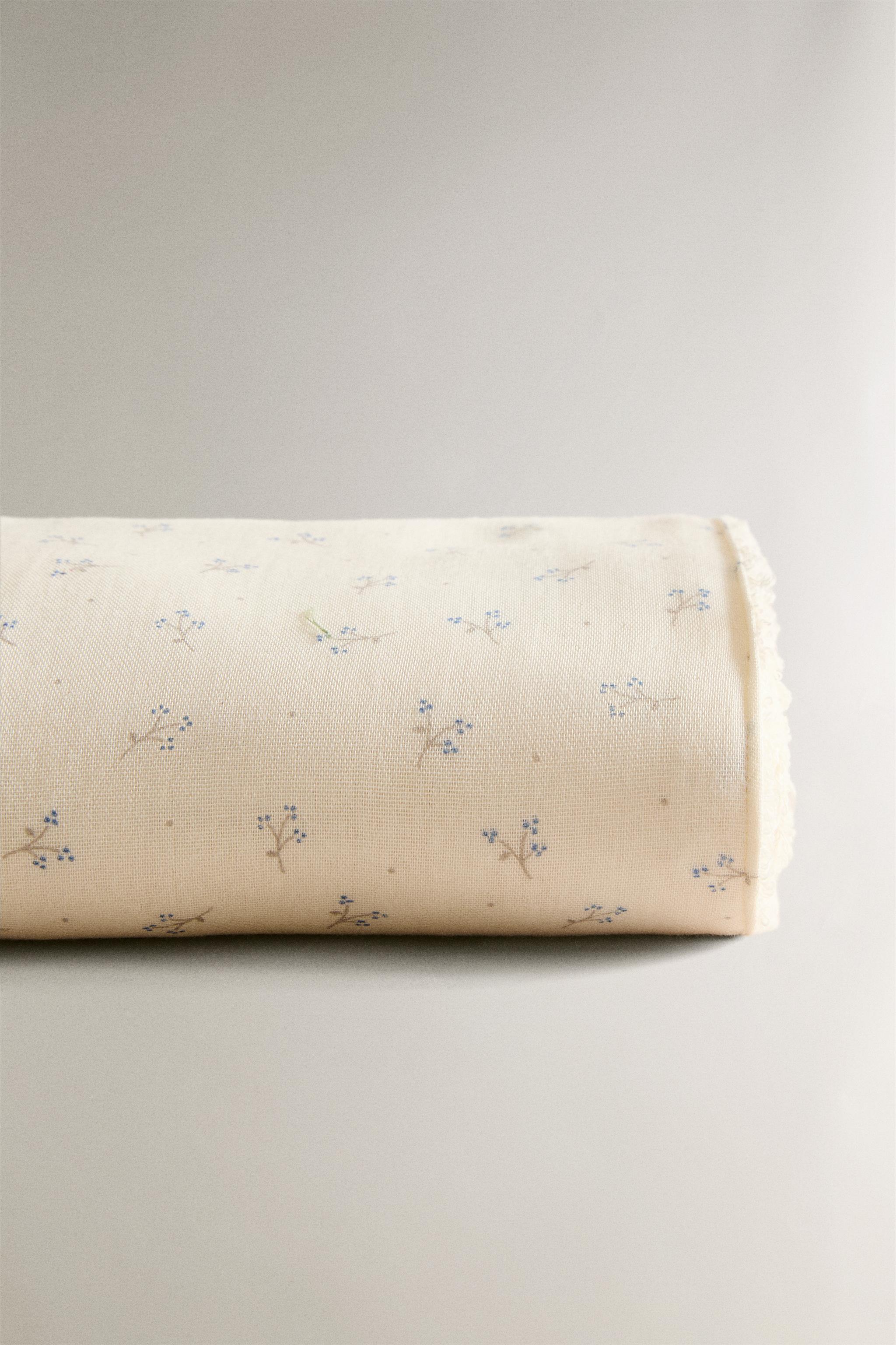 CHILDREN'S BATH TOWEL WITH MINI FLOWERS