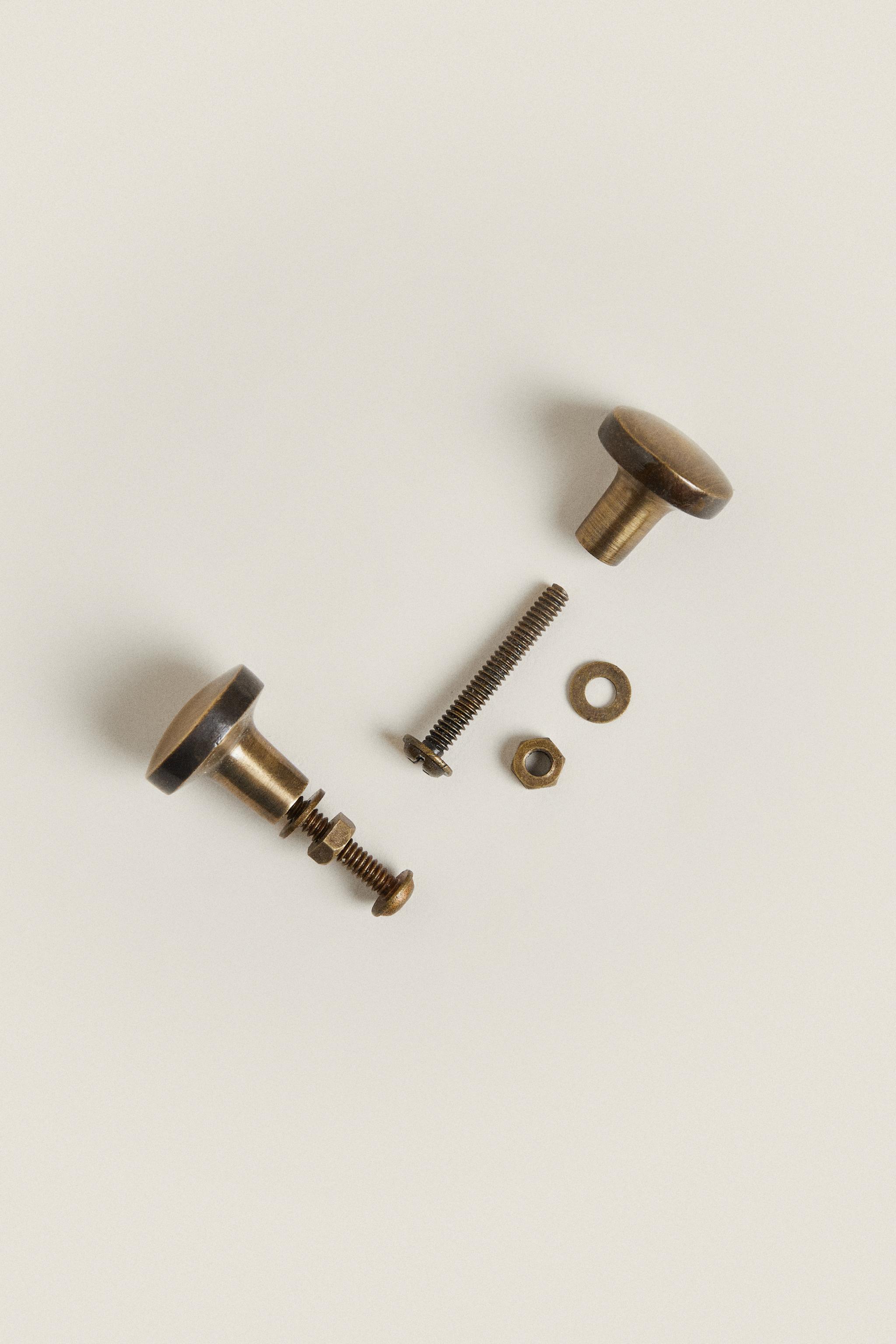 SET OF ROUND BRASS KNOBS (SET OF 2)