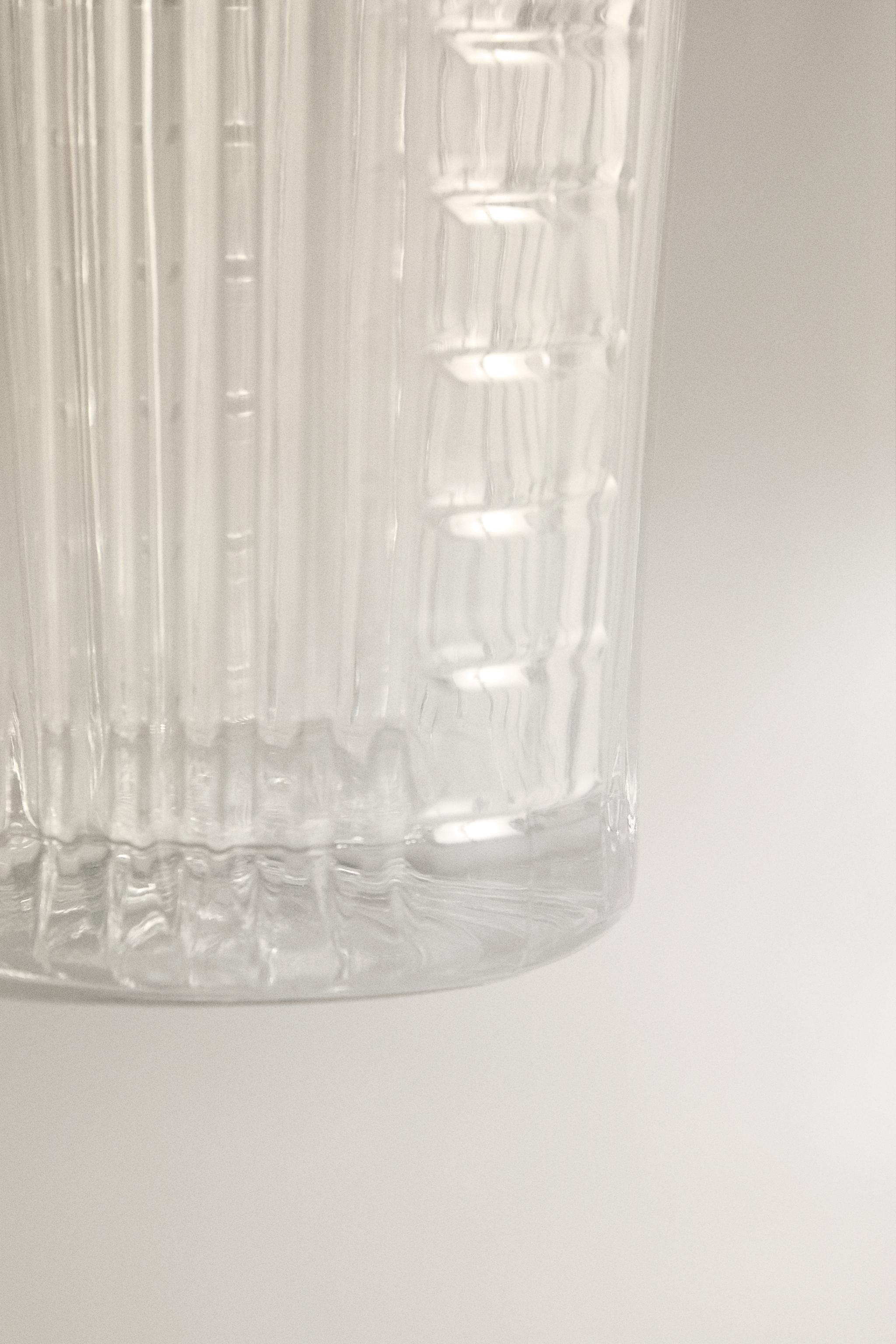 GLASS SOFT DRINK TUMBLER WITH RAISED DESIGN