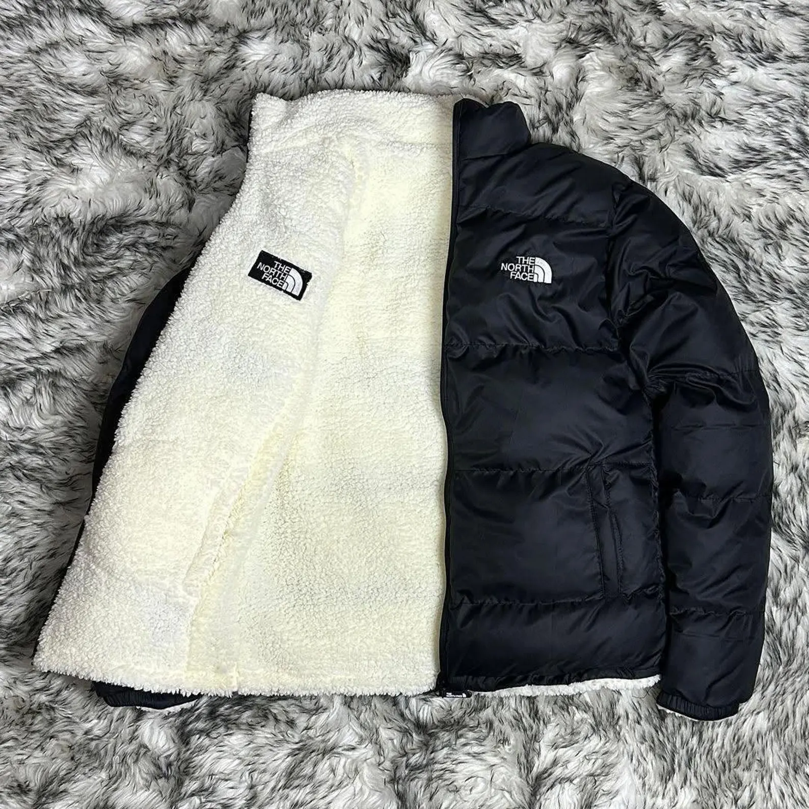 Reversible Puffer Jacket - Two Face.