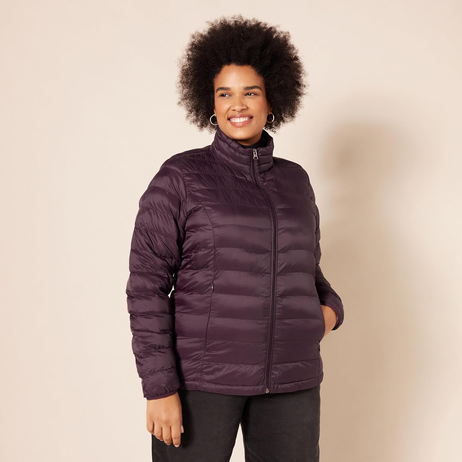 Amazon Essentials Women's Lightweight Long-Sleeve Water-Resistant Packable Puffer Jacket (Available in Plus Size)