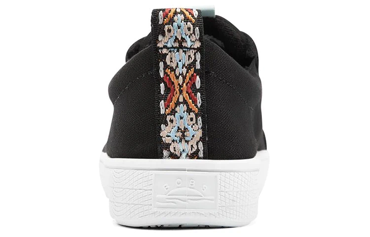 (WMNS) Bobs B Extra Cute Low Sneakers Black/White 113323-BLK
