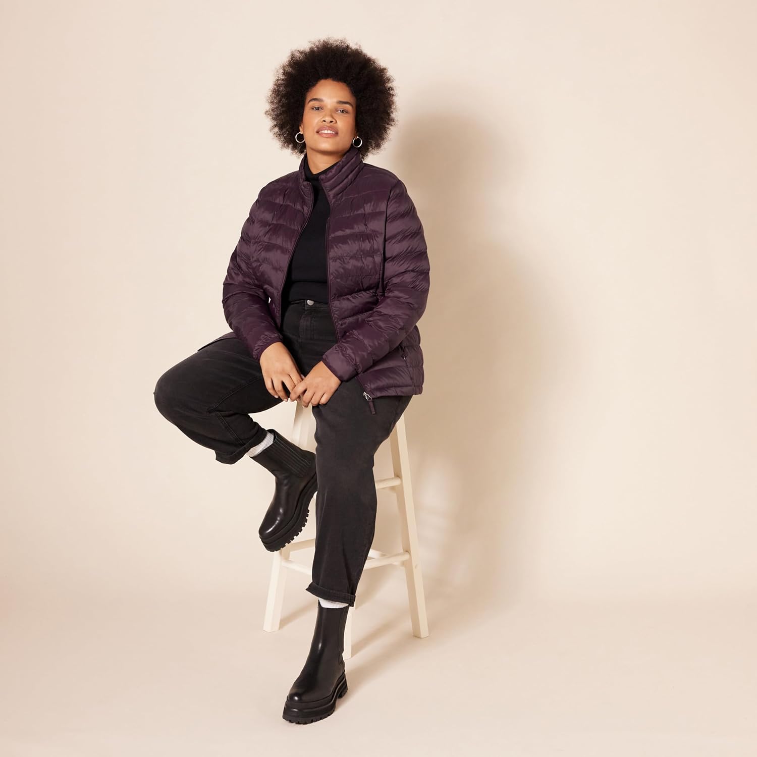 Amazon Essentials Women's Lightweight Long-Sleeve Water-Resistant Packable Puffer Jacket (Available in Plus Size)