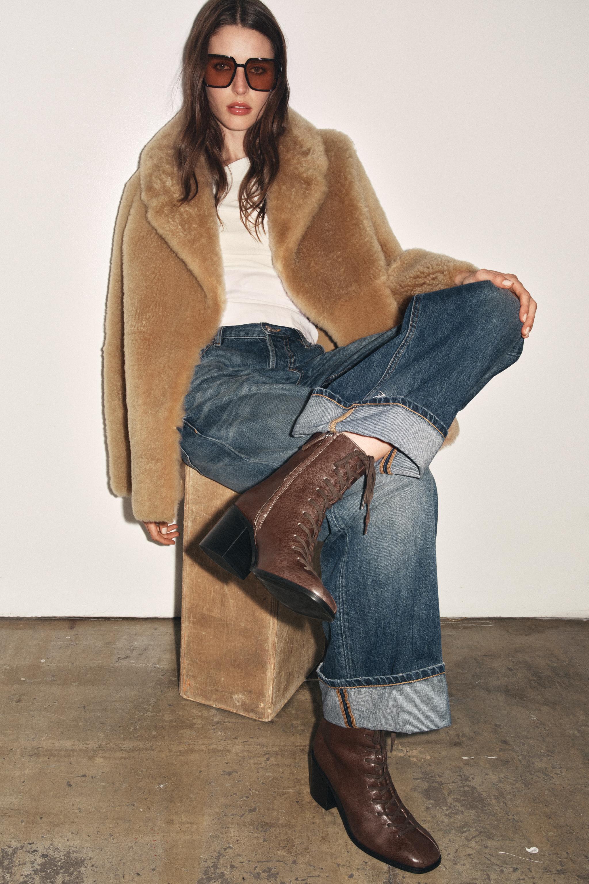 LACED LEATHER ANKLE BOOTS