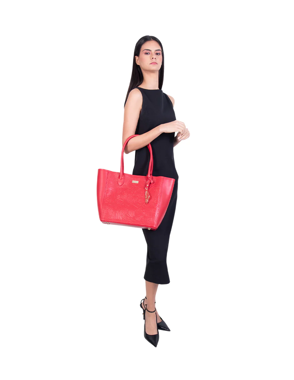 Tote Kuuch de Piel Grabado Mariposa