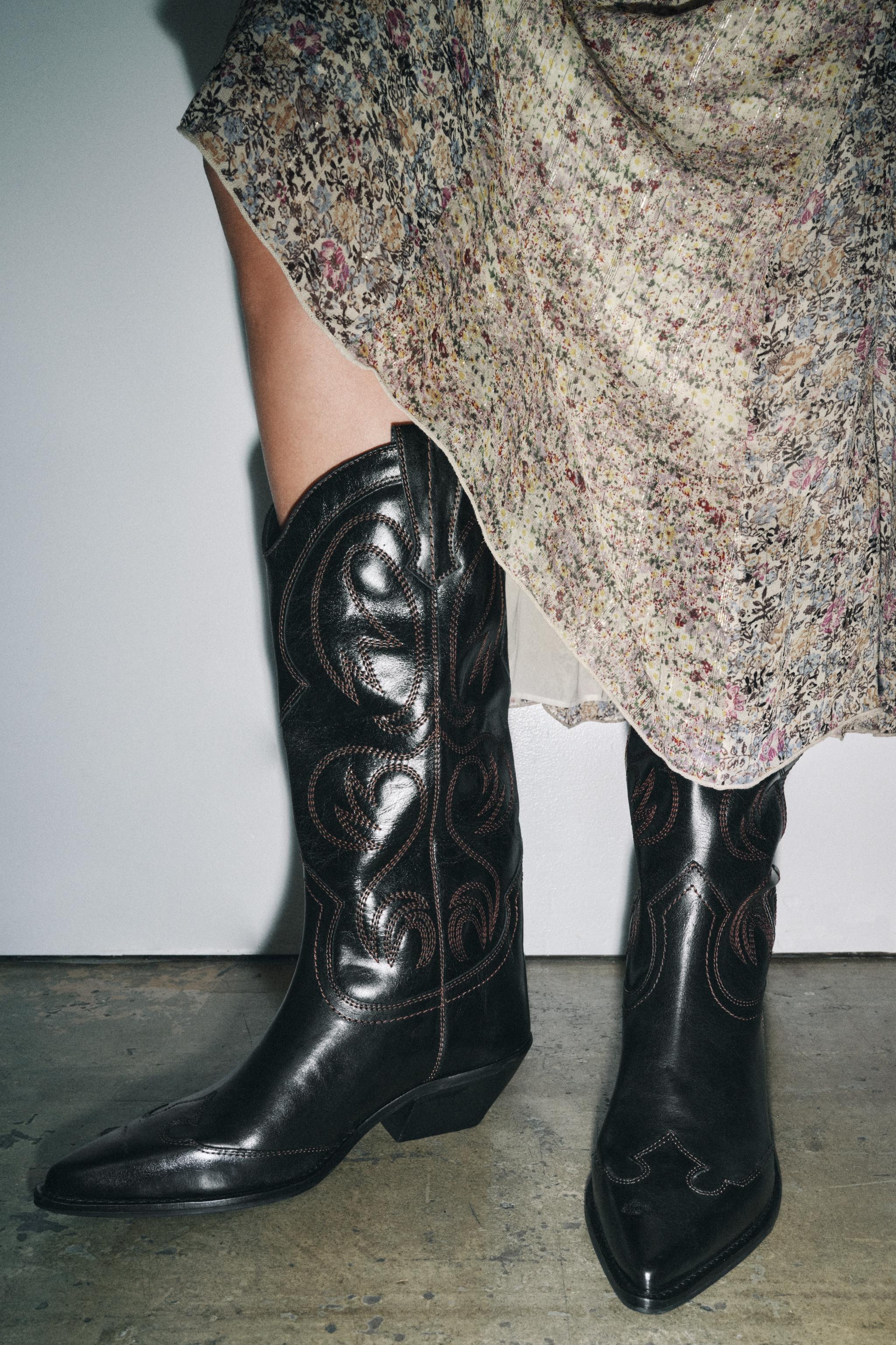 EMBROIDERED LEATHER COWBOY BOOTS