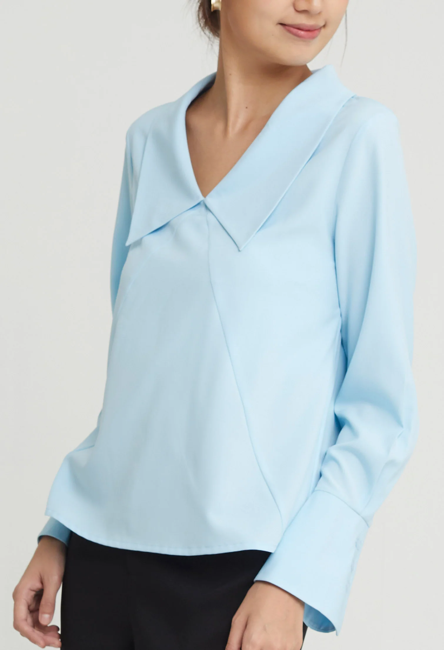 Maxi-Collar Blouse