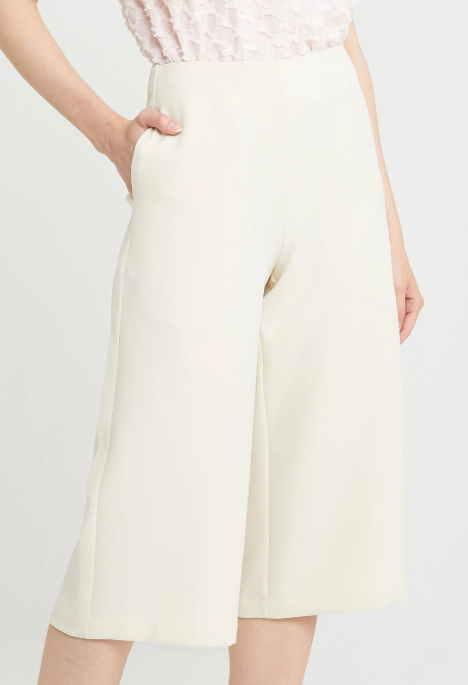 Lush Mid-Rise Trousers