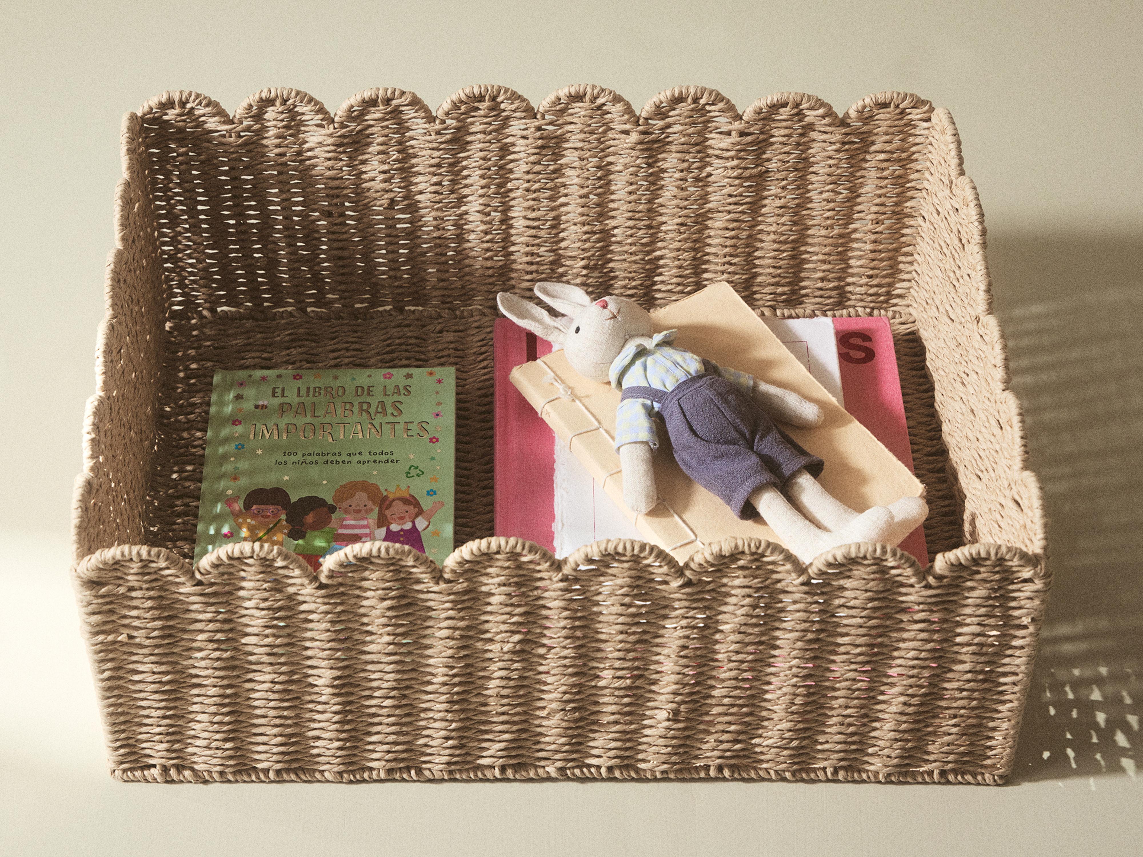 CHILDREN'S MEDIUM SCALLOPED BASKET