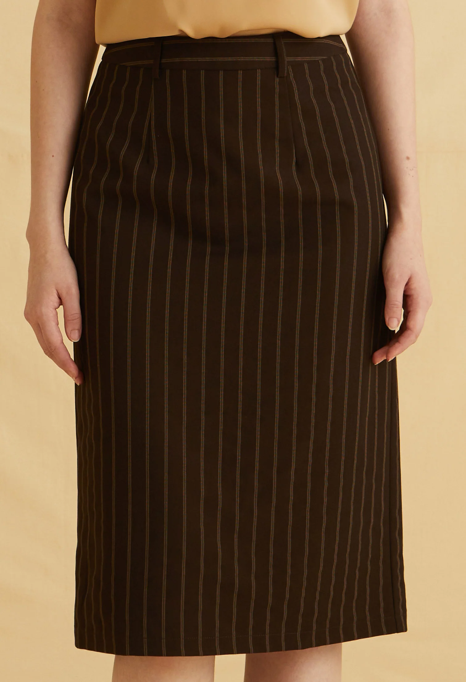Sharp Line Midi Skirts