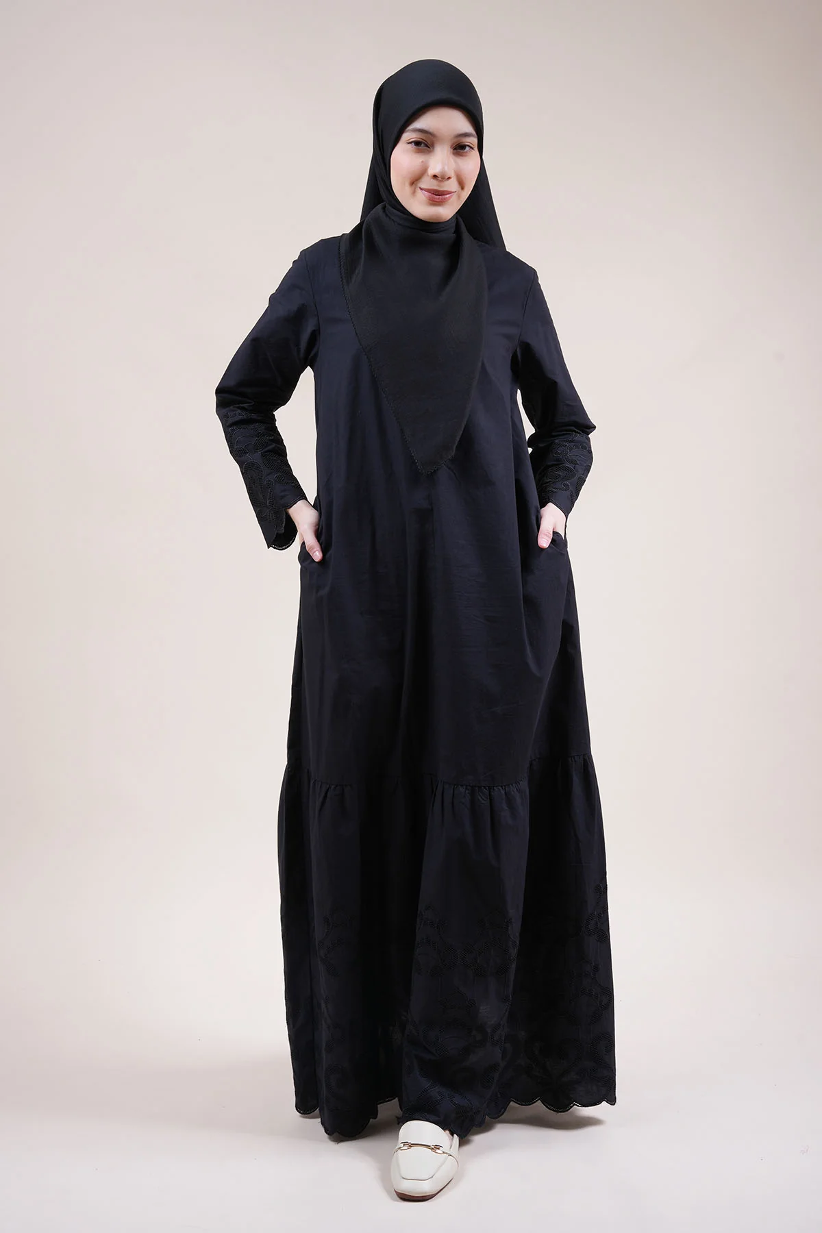 Leora Embroidery Jubah