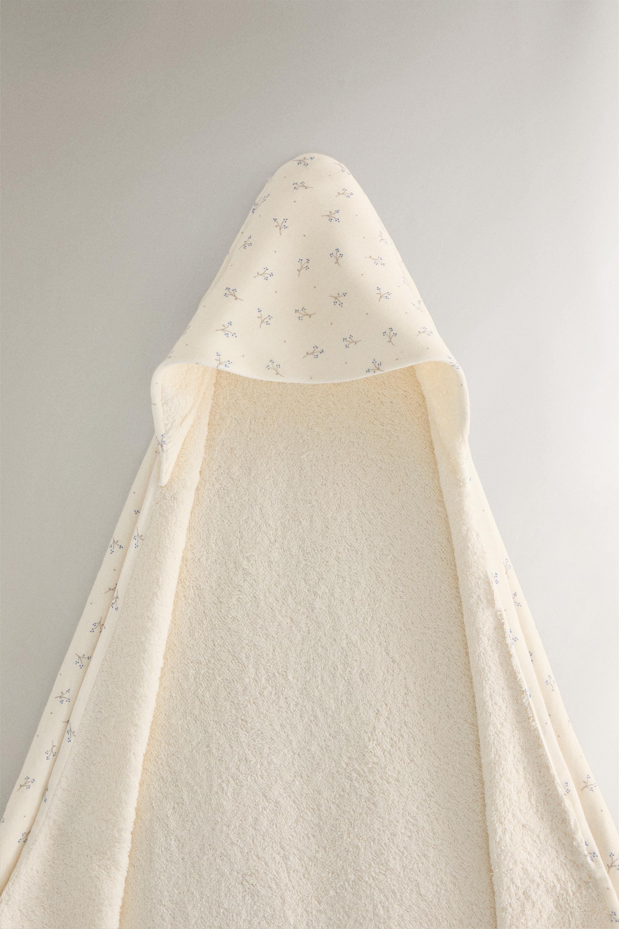 HOODED BABY BATH TOWEL WITH MINI FLOWERS