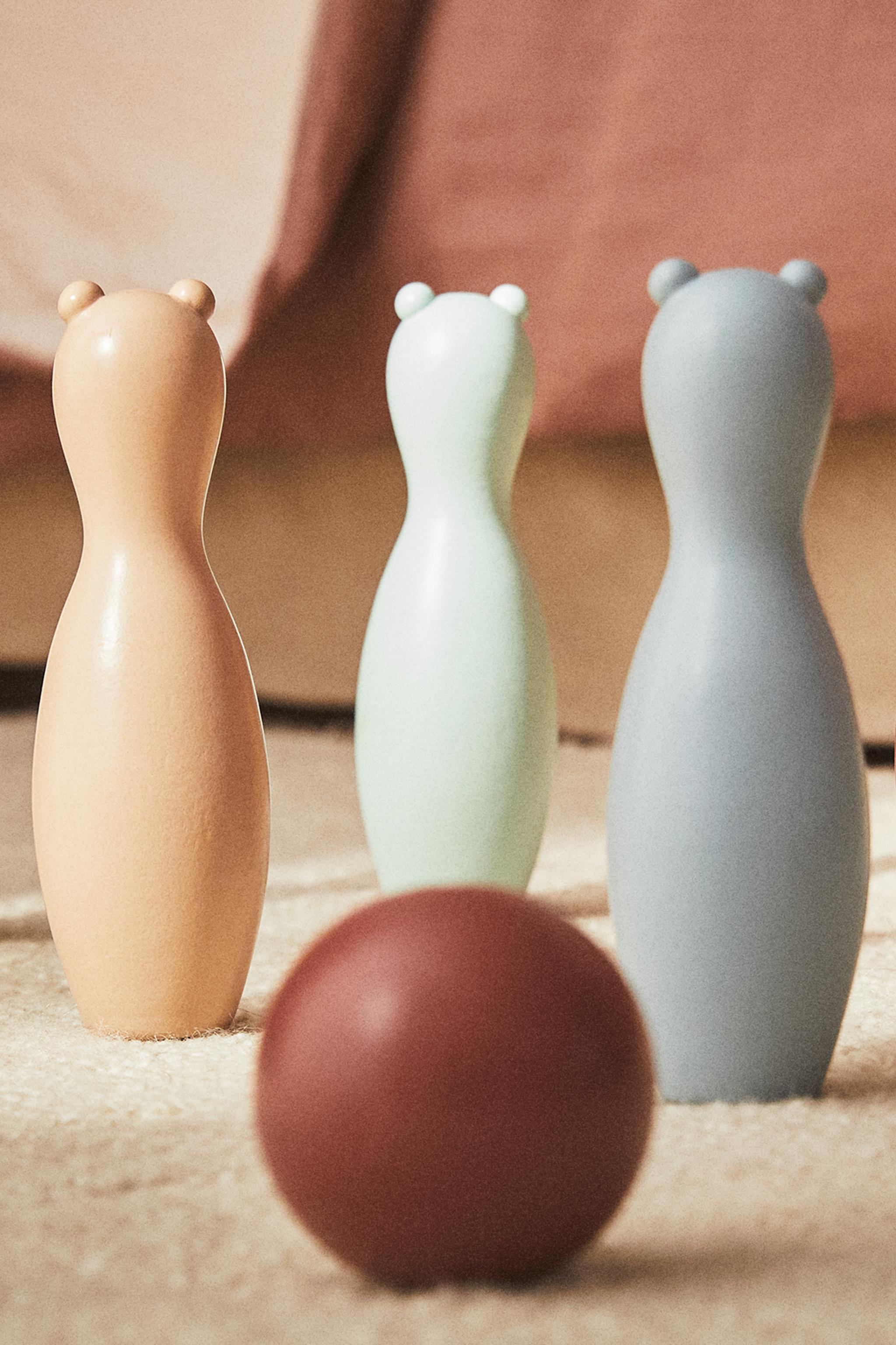 CHILDREN'S TOY BOWLING SET