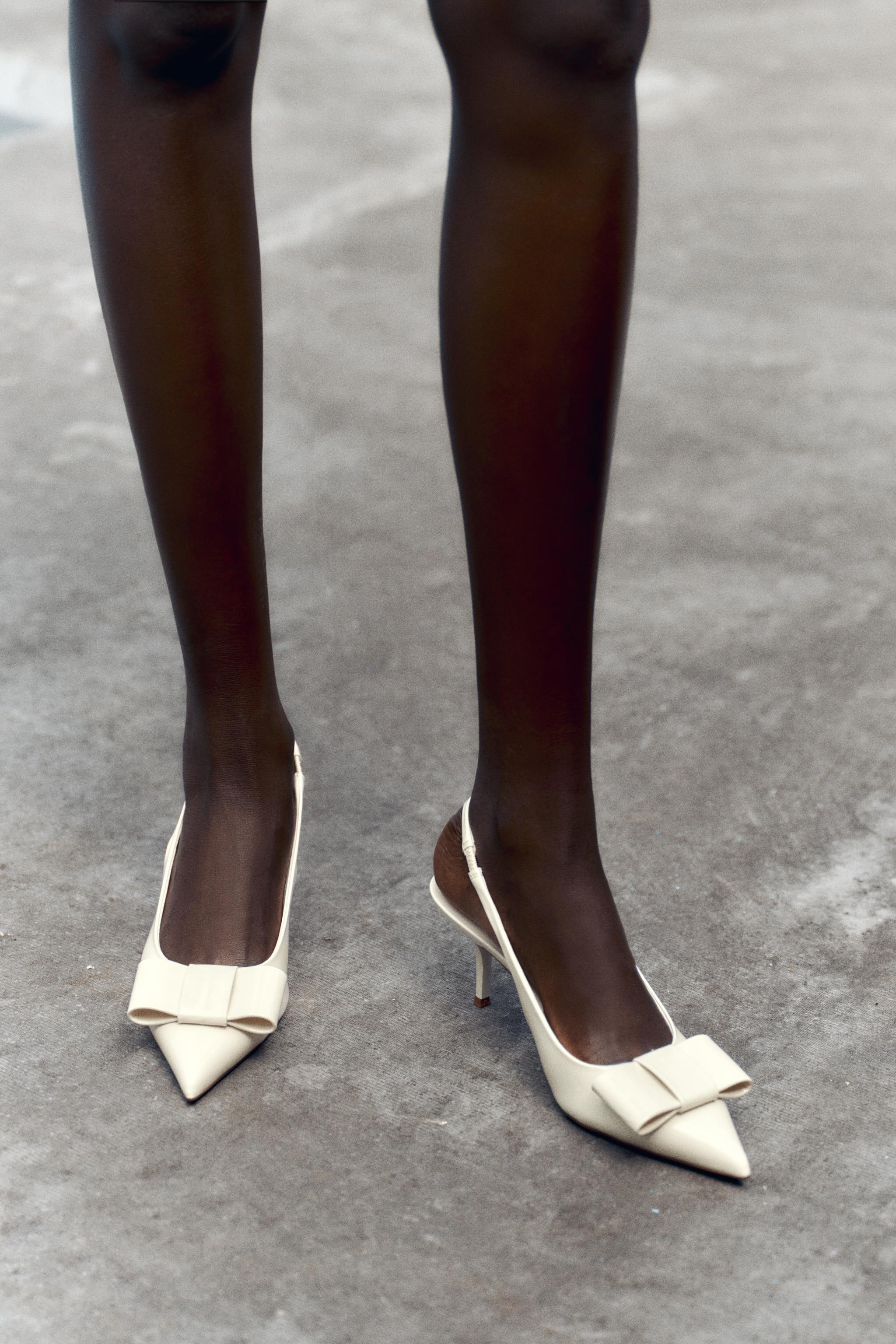 PATENT FINISH BOW HEELS