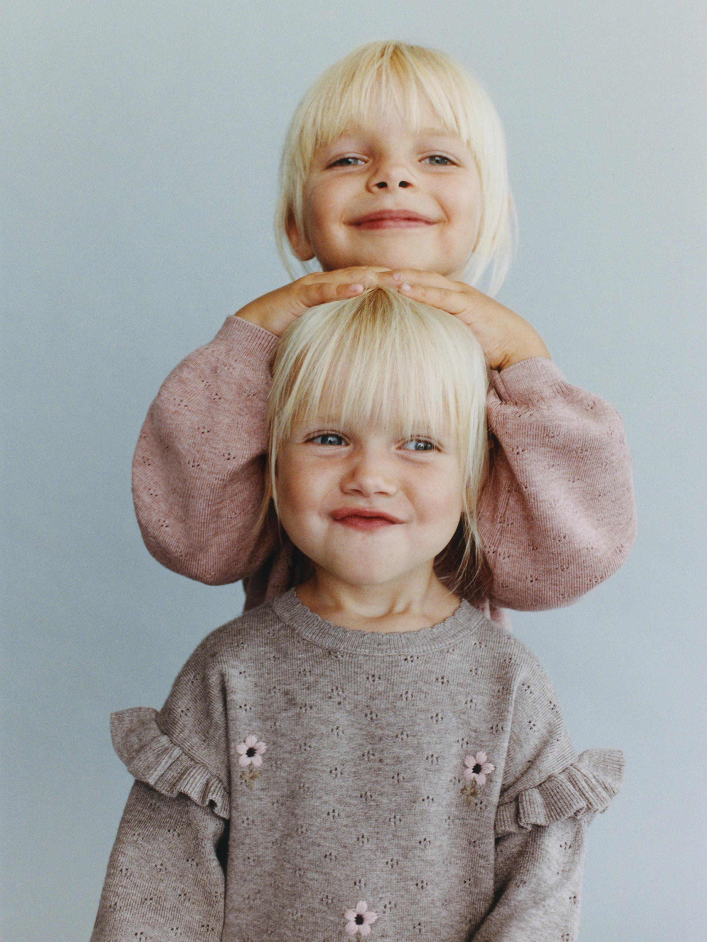 FLORAL EMBROIDERED KNIT SWEATER