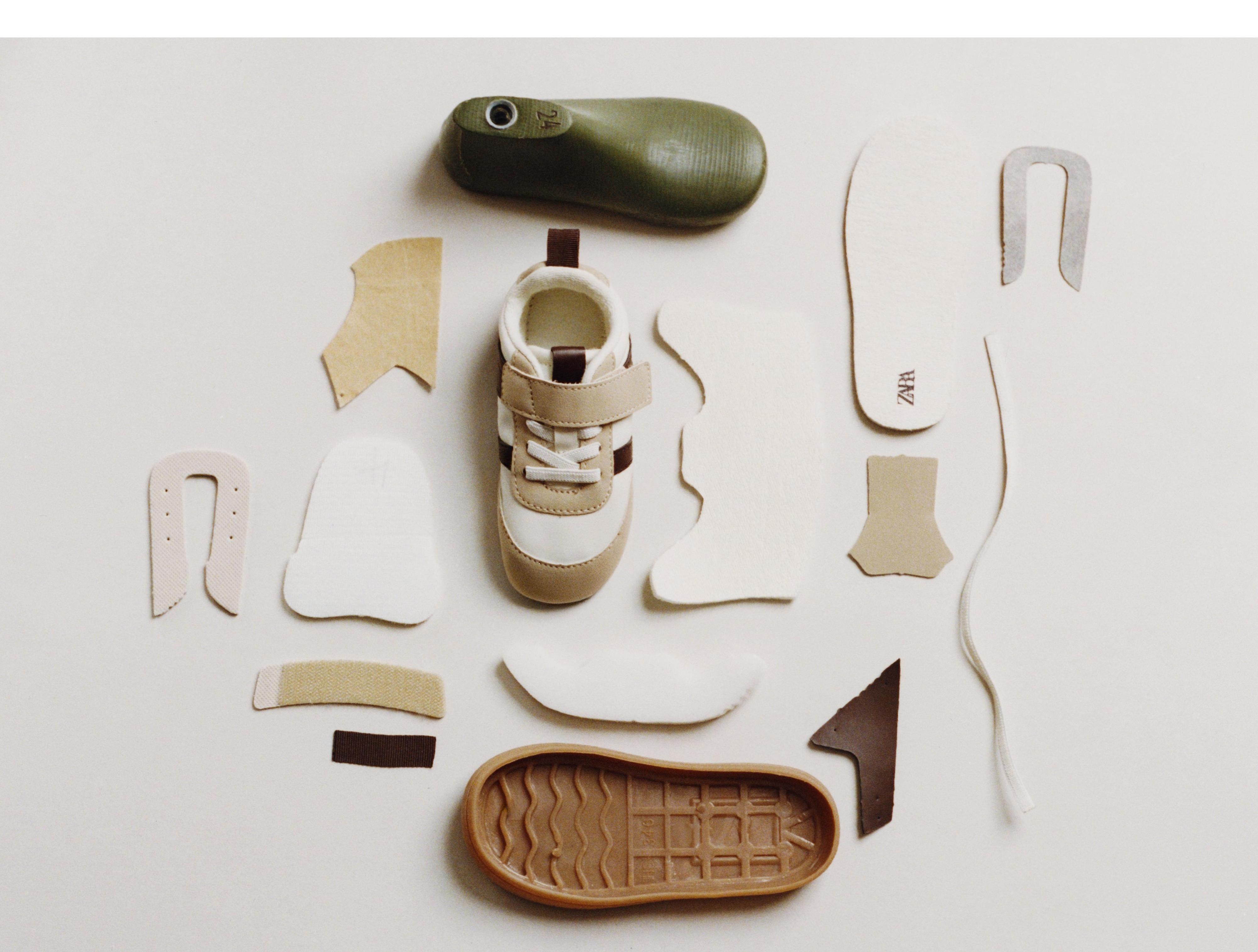 RETRO BAREFOOT SNEAKERS