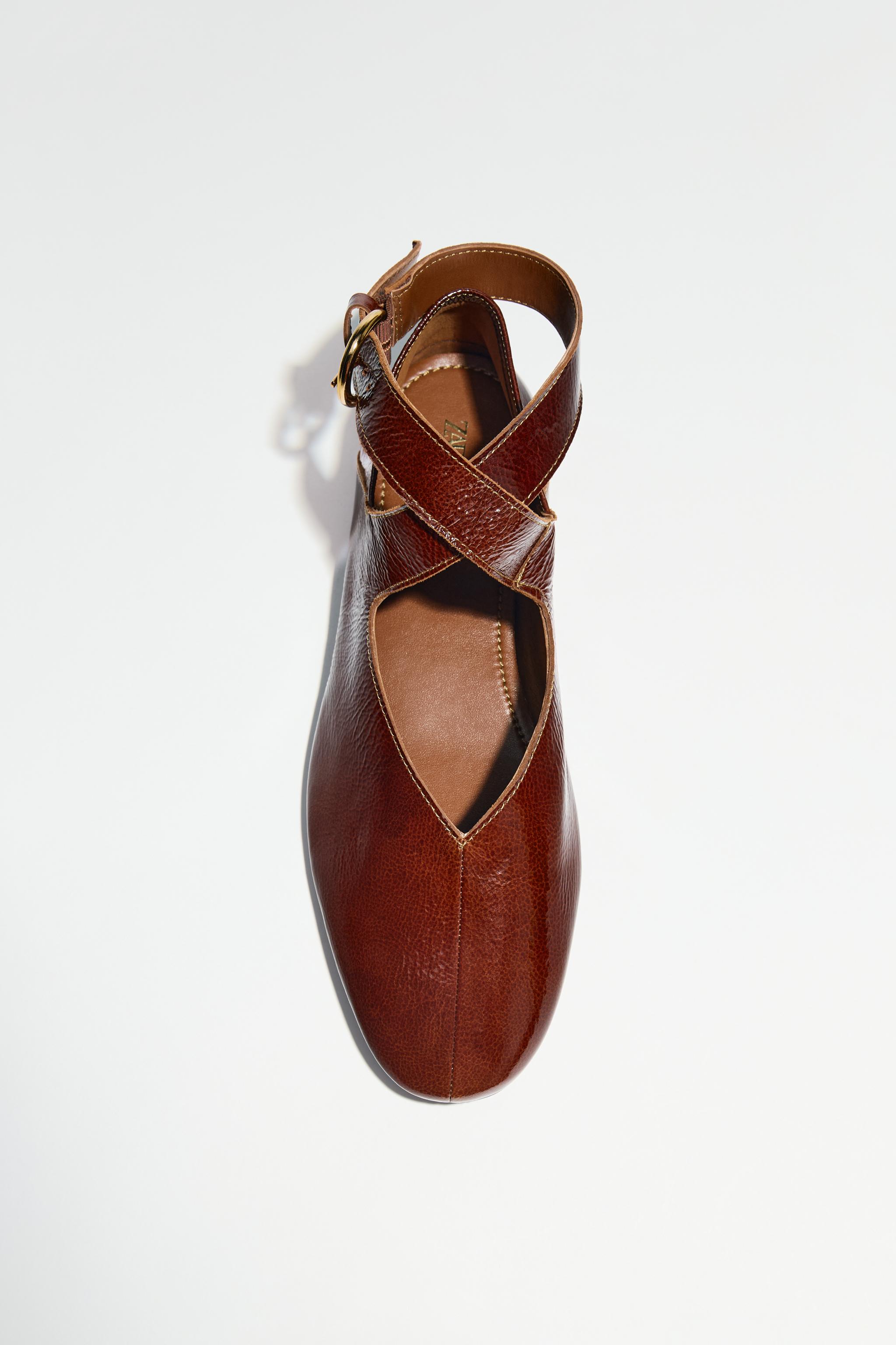 PATENT EFFECT BUCKLE BALLET FLATS