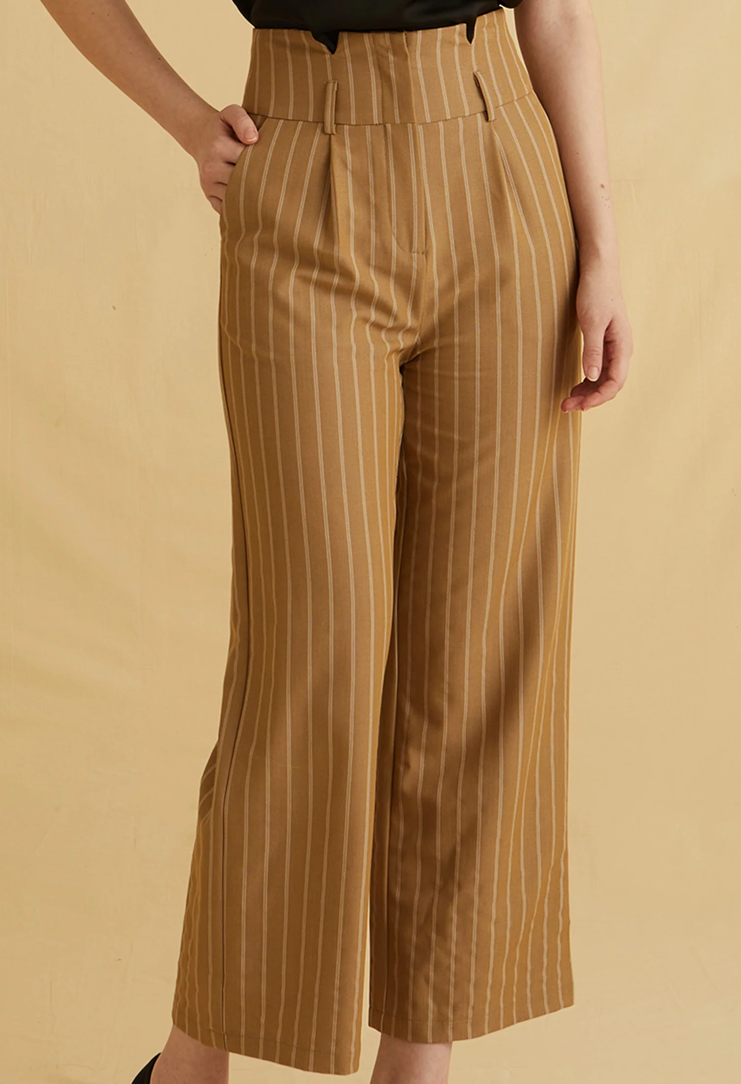 Sharp Line Straight Pants