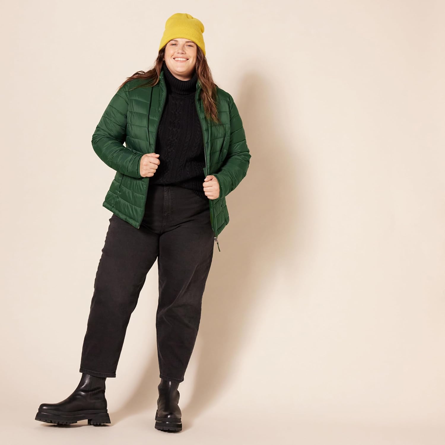 Amazon Essentials Women's Lightweight Long-Sleeve Water-Resistant Packable Puffer Jacket (Available in Plus Size)