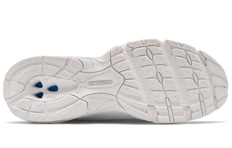 530 Retro 'White Silver' MR530FW1