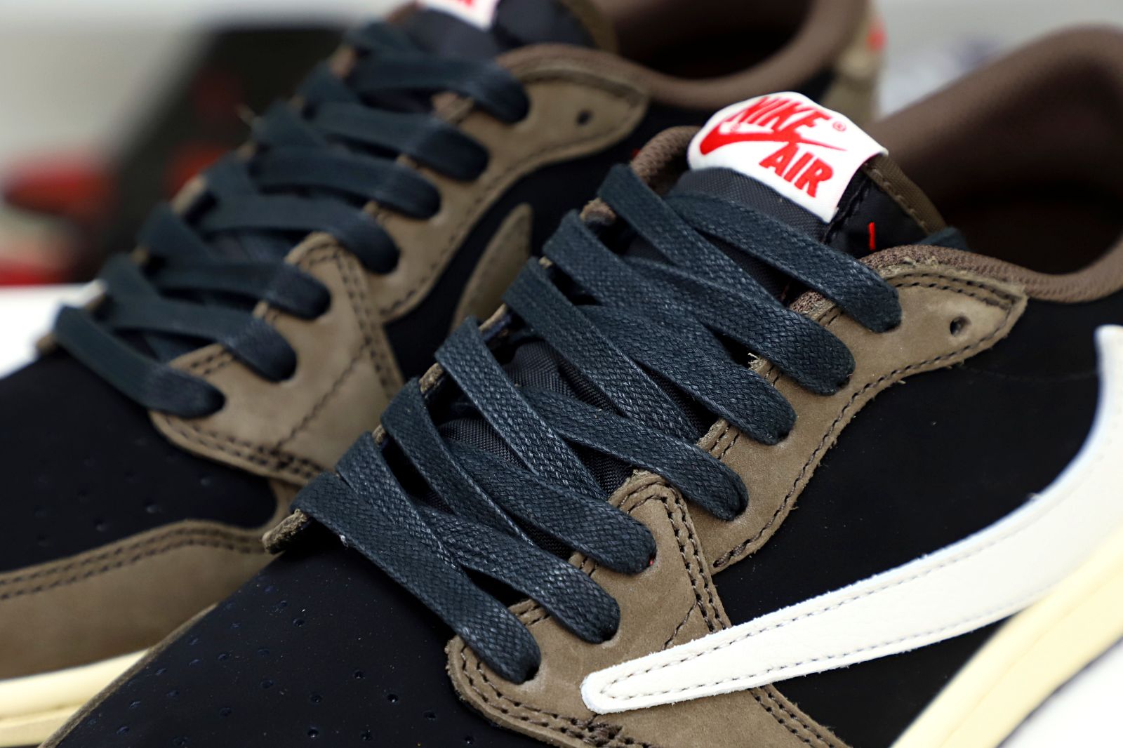 Unisex  Low OG Sneakers