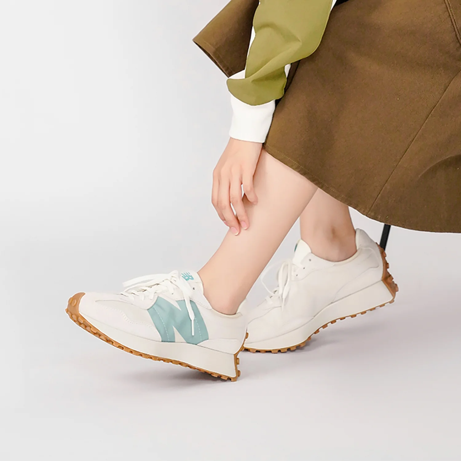 (WMNS) 327 'Moonbeam Storm Blue' WS327HG1