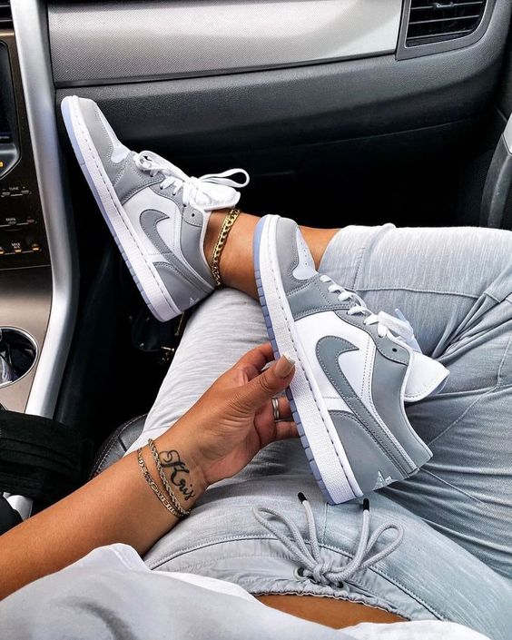 Wolf Grey Low sneakers