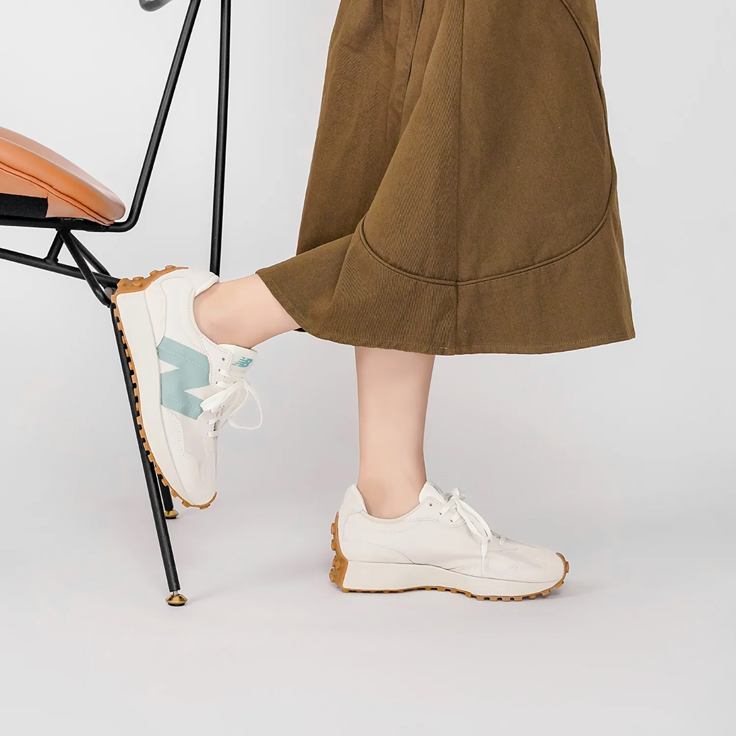 (WMNS) 327 'Moonbeam Storm Blue' WS327HG1