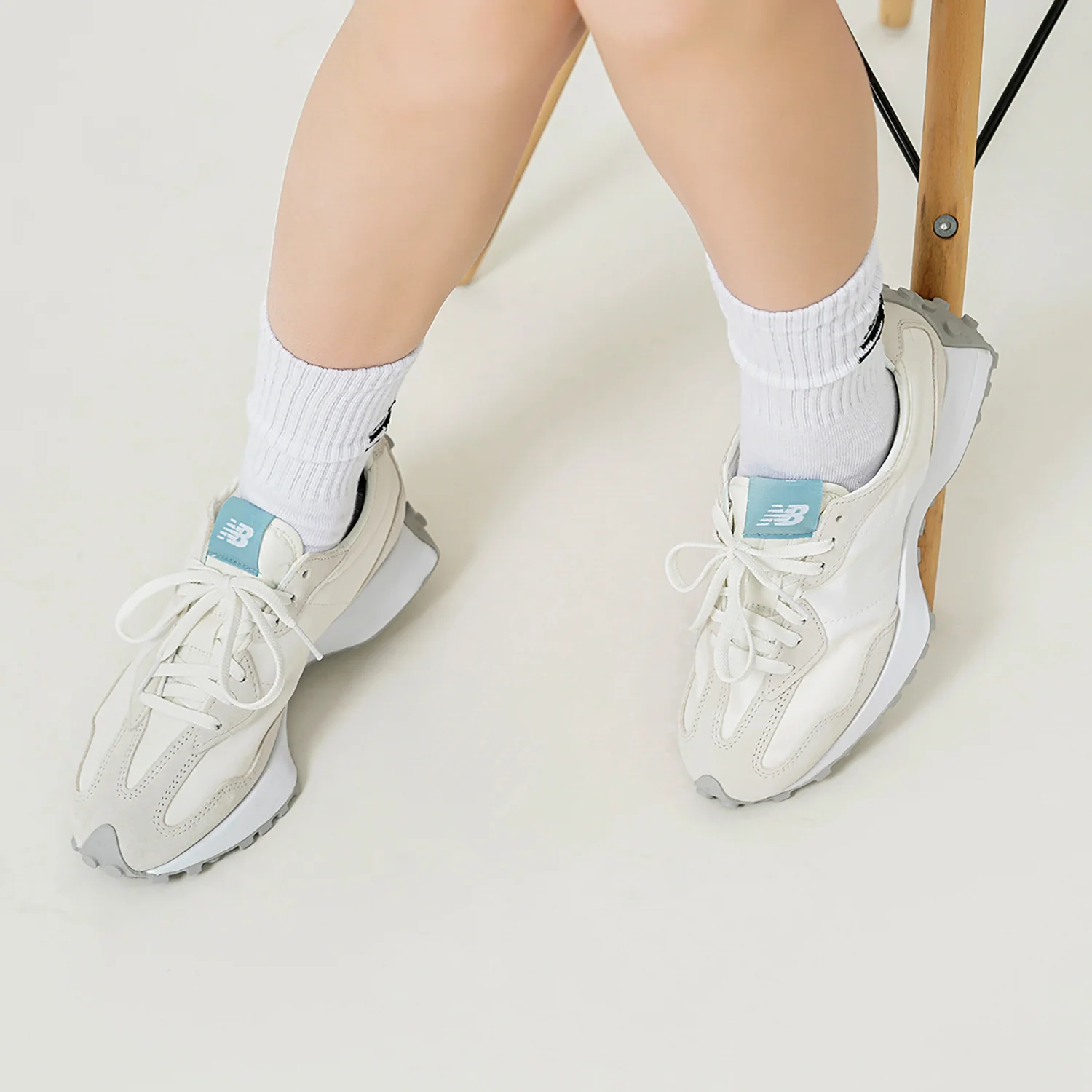 (WMNS) 327 'Sea Salt Ocean Haze' WS327BV